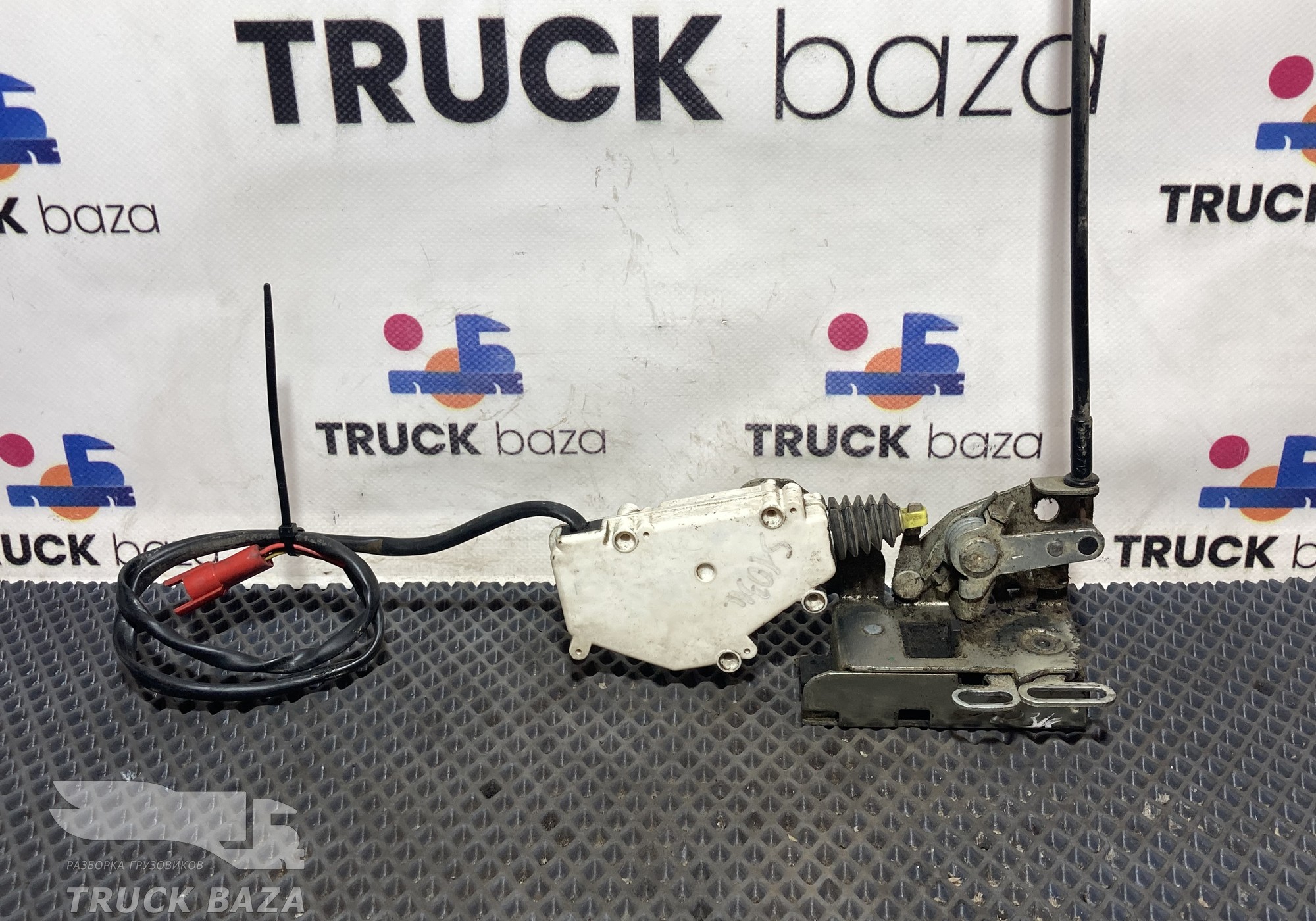 1940920 Замок двери левый в сборе для Scania 5-series G (с 2004 по 2016)