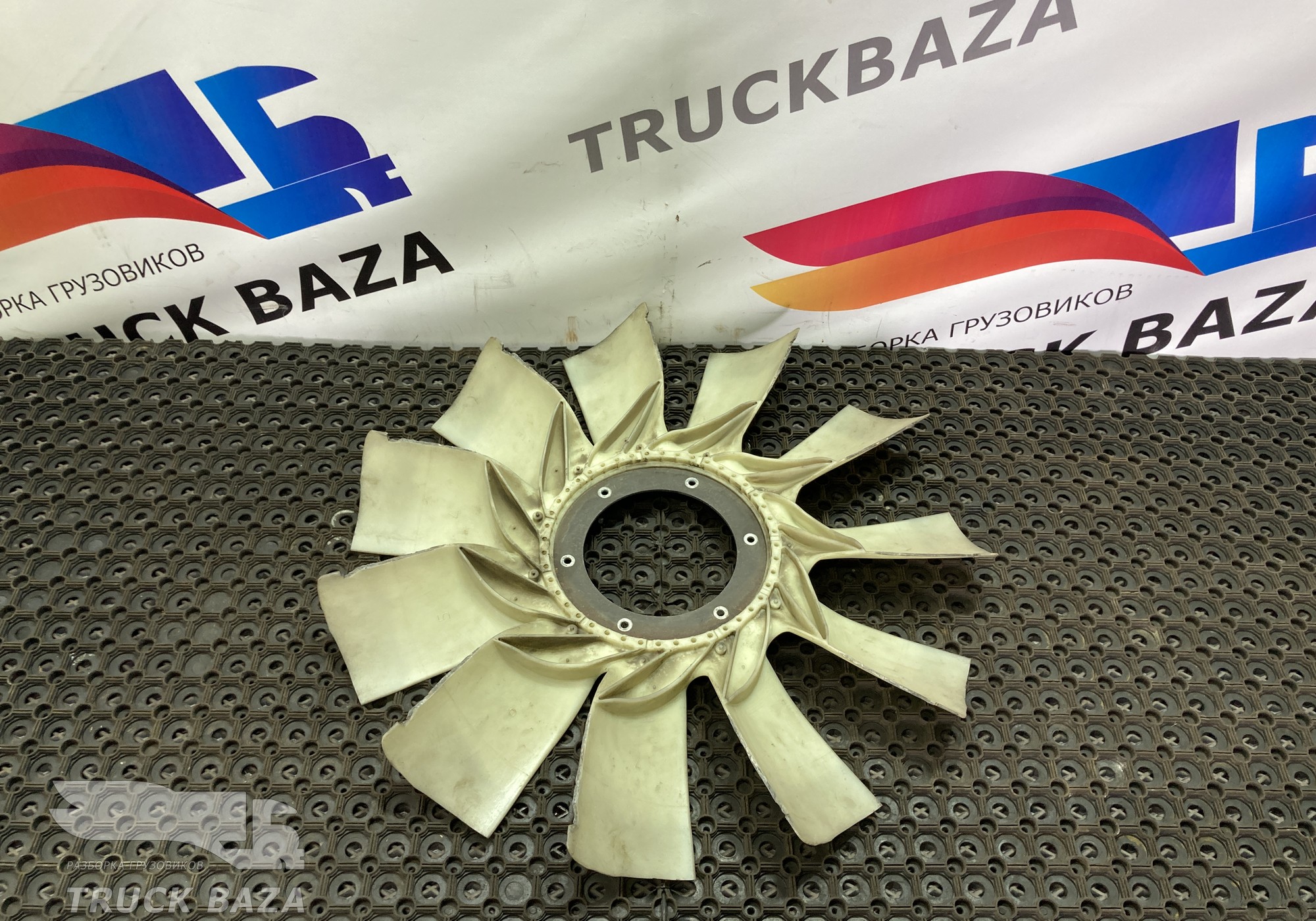 2132266 Крыльчатка вискомуфты для Scania