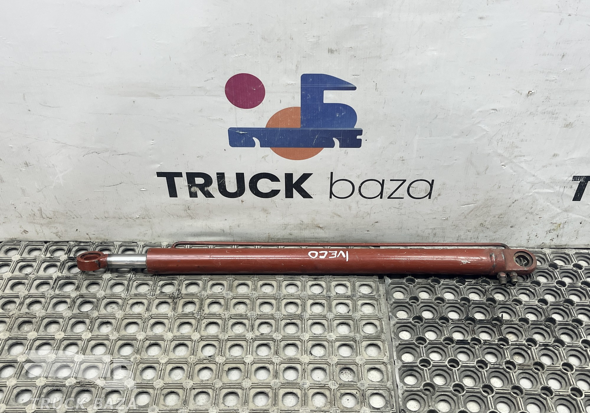 98427951 Цилиндр подъема кабины