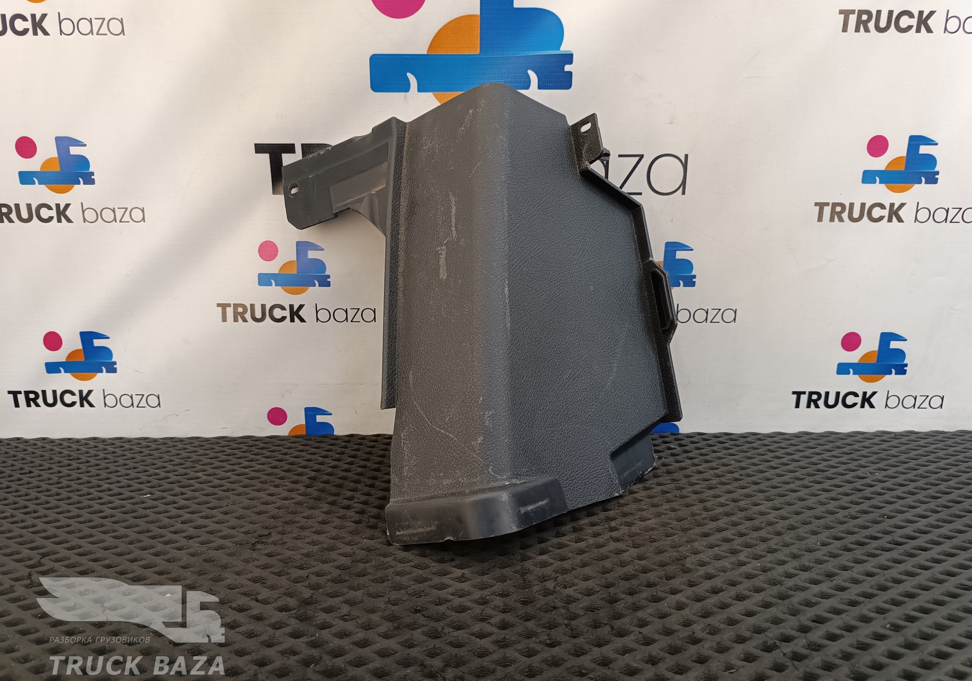 9606881806 Накладка торпедо для Mercedes-Benz Actros New Actros MP4 (с 2011)
