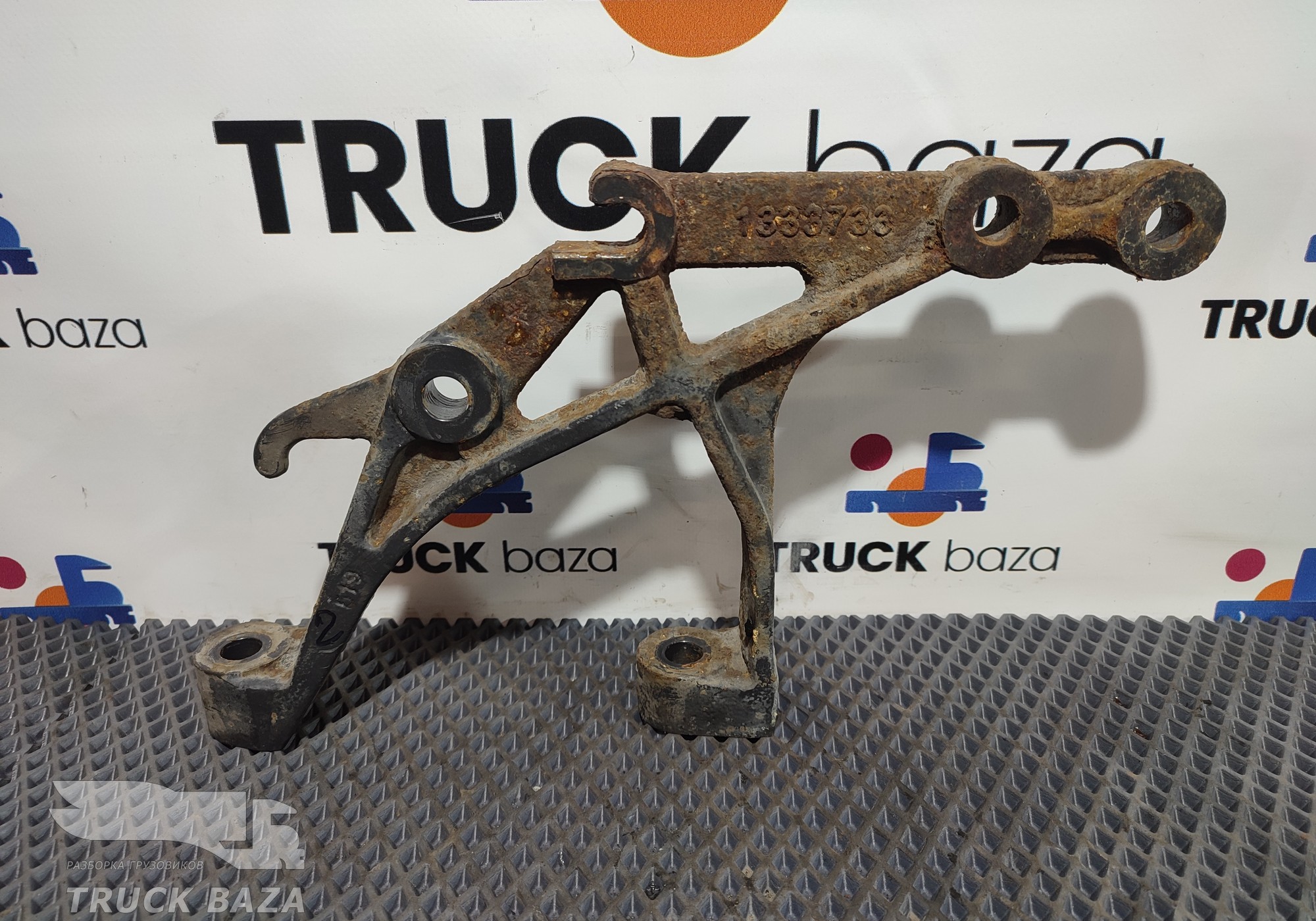 1333733 Кронштейн ящика АКБ