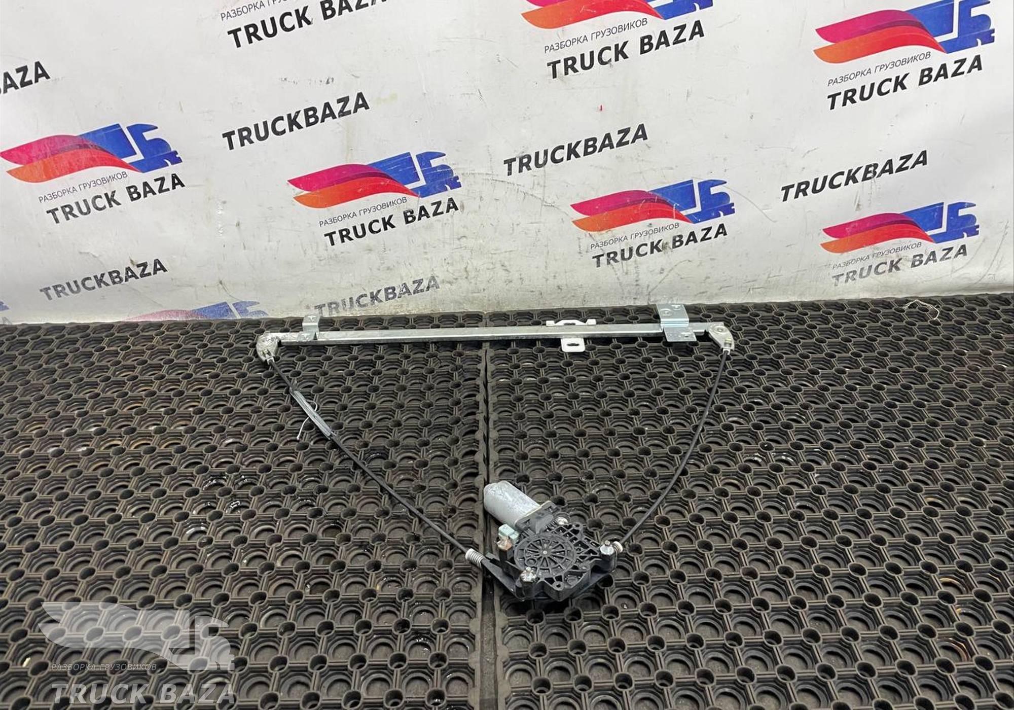 0130821916 Стеклоподъемник правый для Daf XF105 (с 2005)