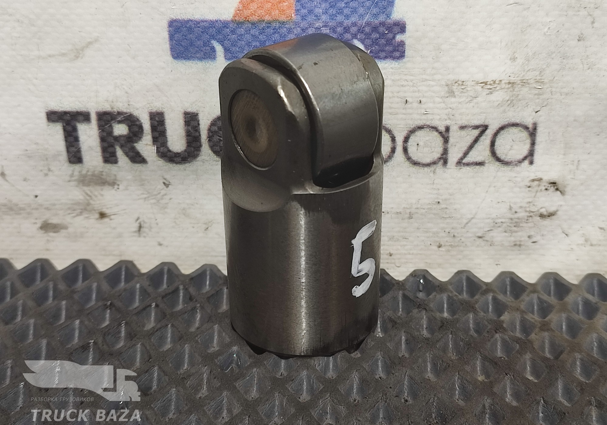 1867257 Толкатель выпускного клапана