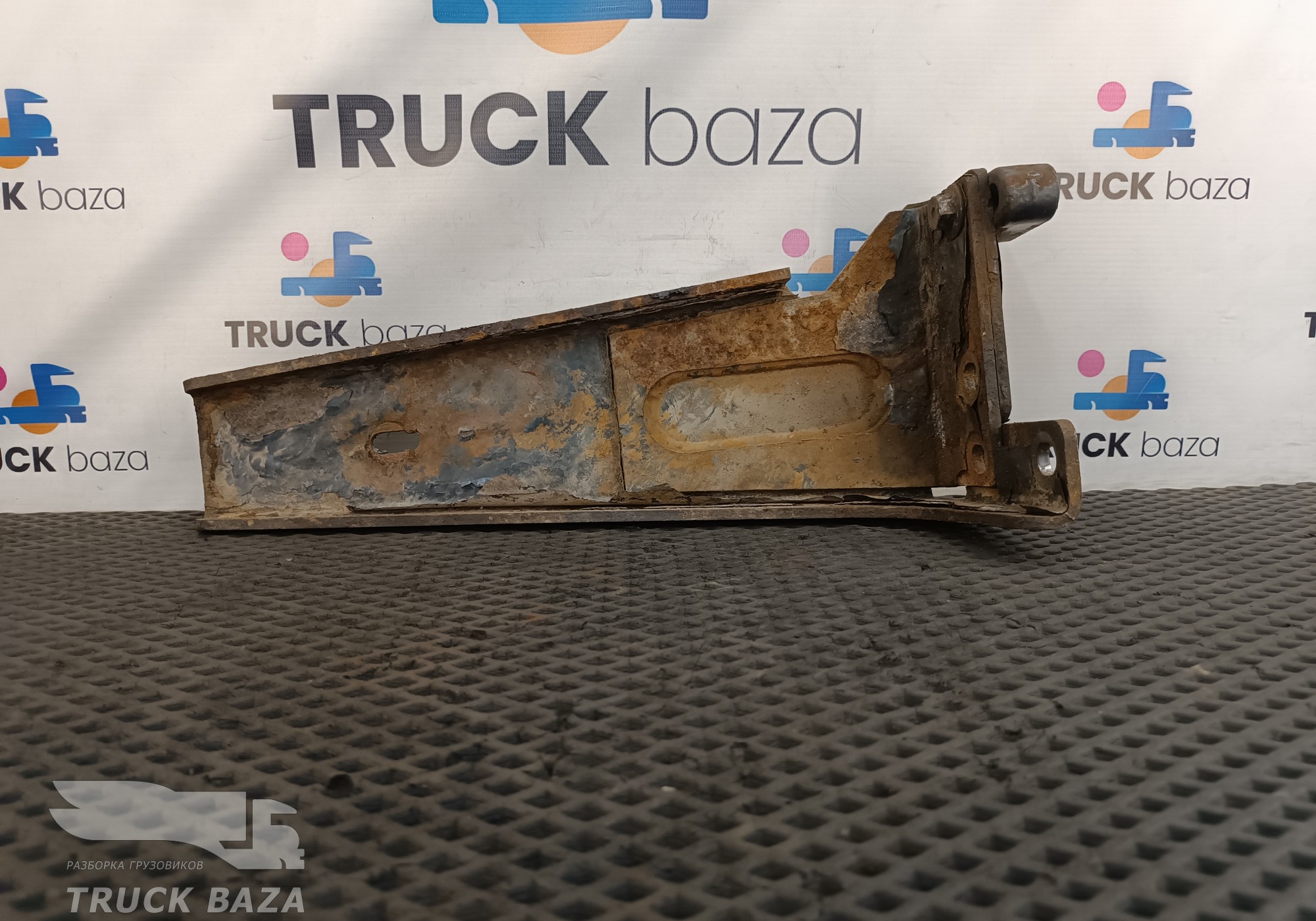 41297832 Кронштейн бака AdBlue для Iveco Stralis