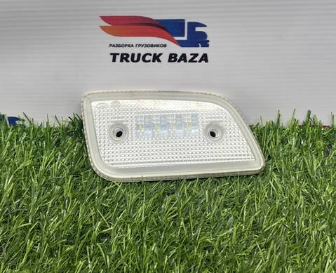 A9608202856 Фонарь габаритный правый для КАМАЗ 54901