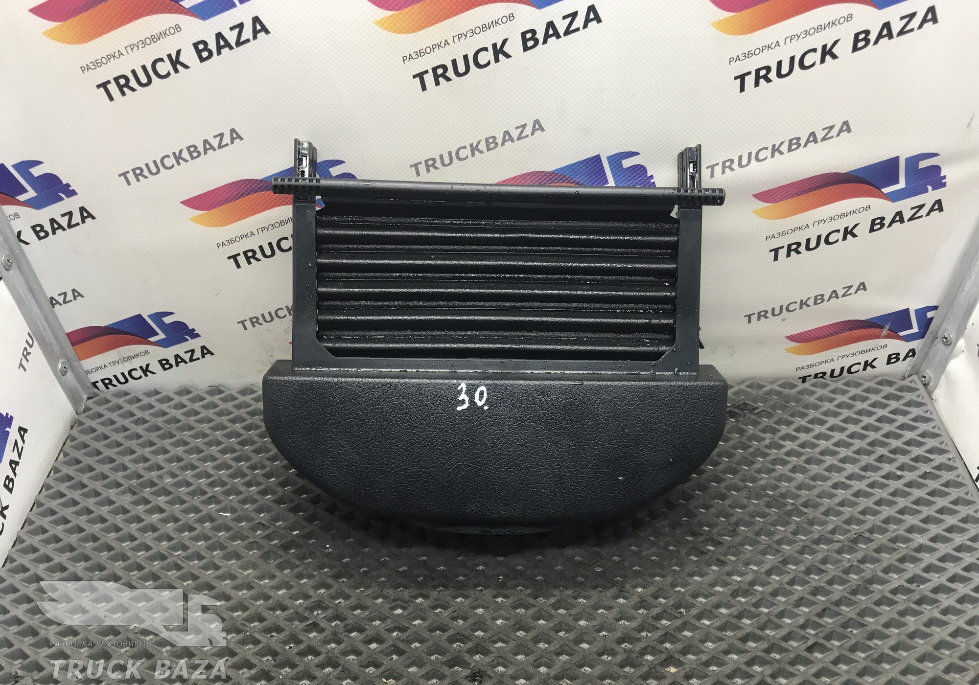 9604600495 Кожух рулевой колонки для Mercedes-Benz Actros New Actros MP4 (с 2011)