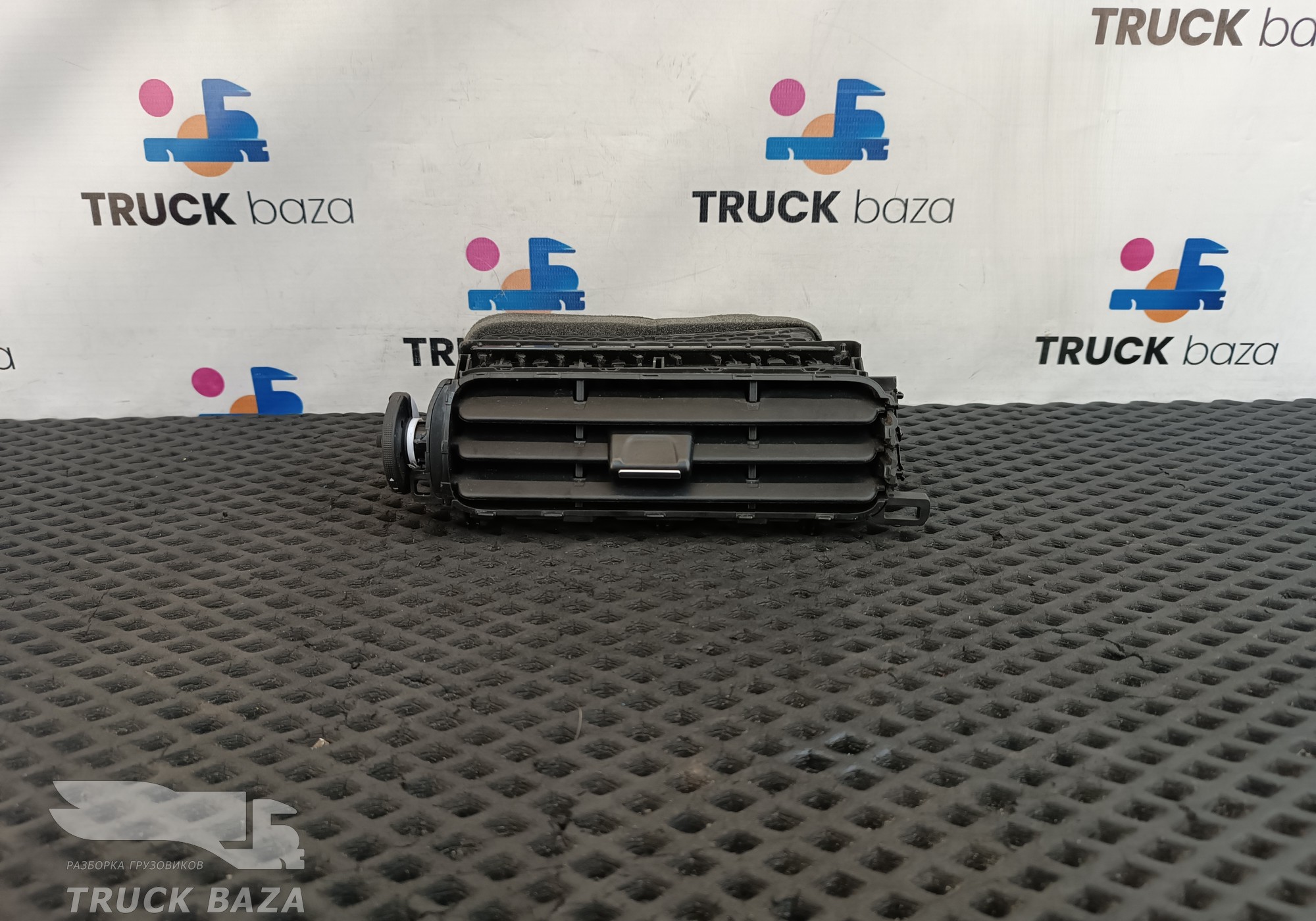 JC4670018B08 Дефлектор воздушный для Ford F-MAX (с 2018)