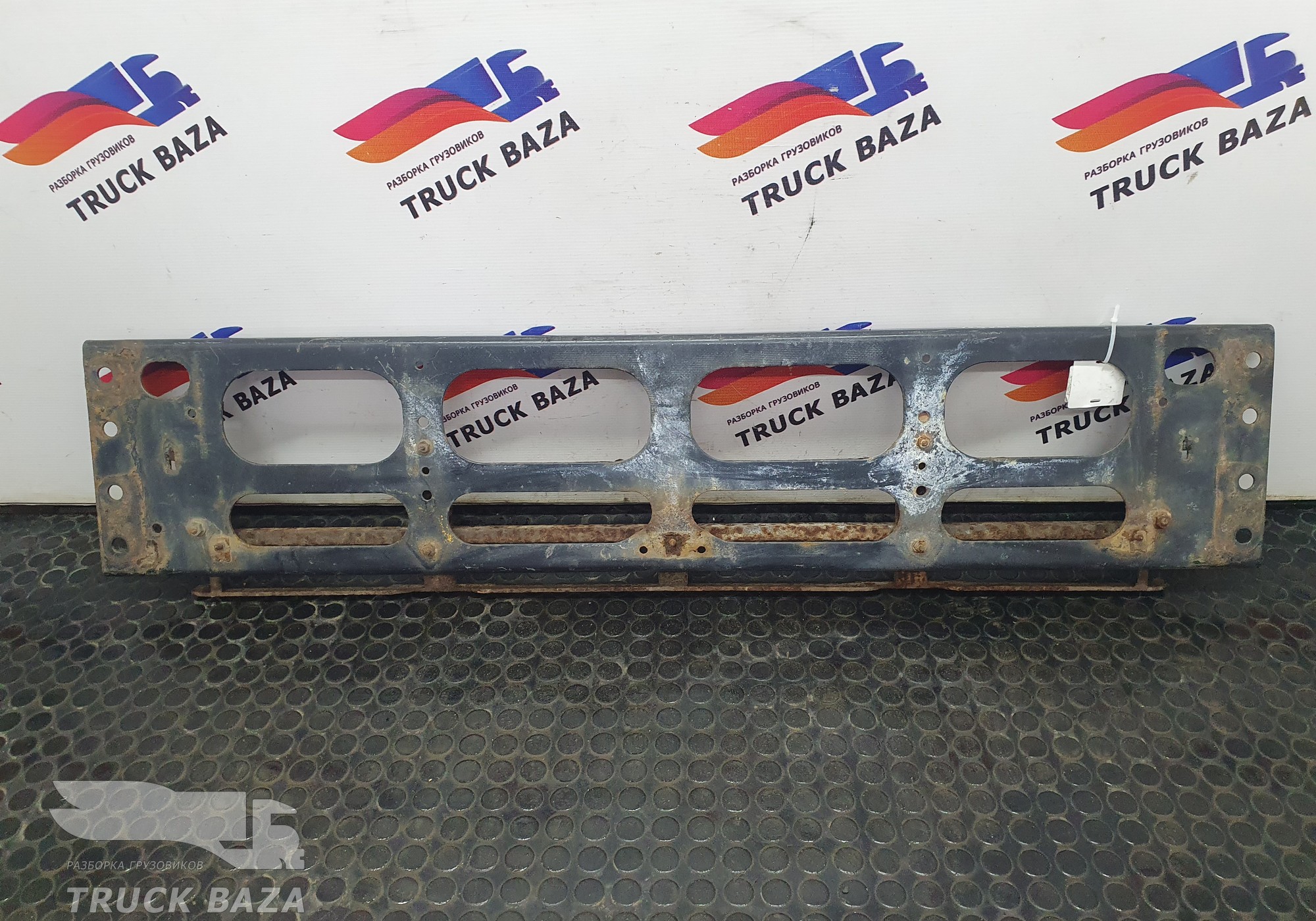 20541198 Кронштейн решетки радиатора для Volvo FH 3 (с 2008 по 2012)