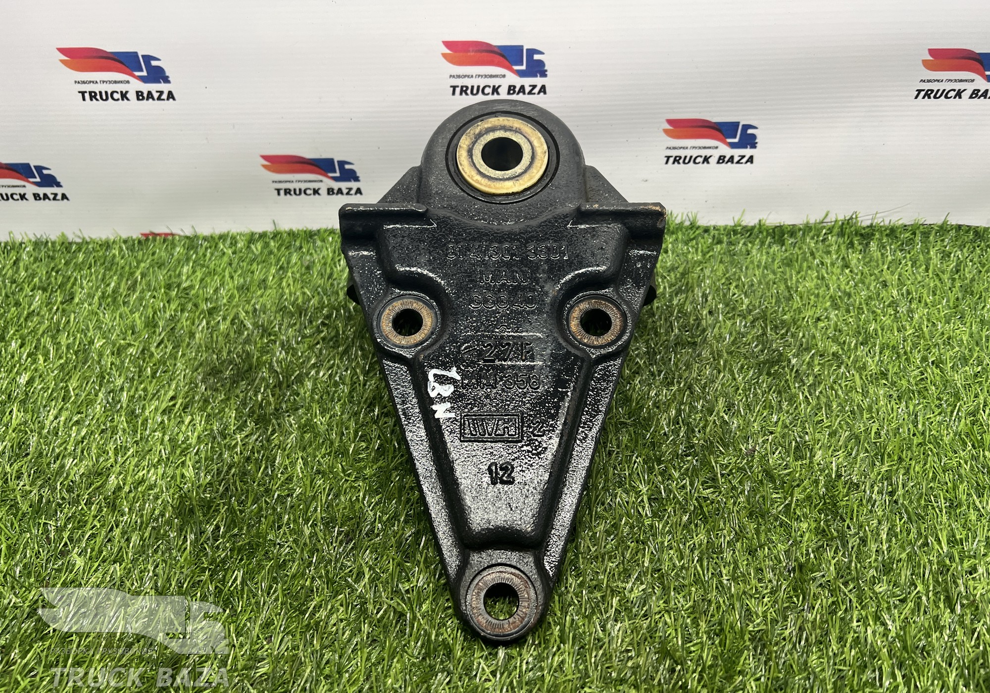 81413013301 Кронштейн передней рессоры