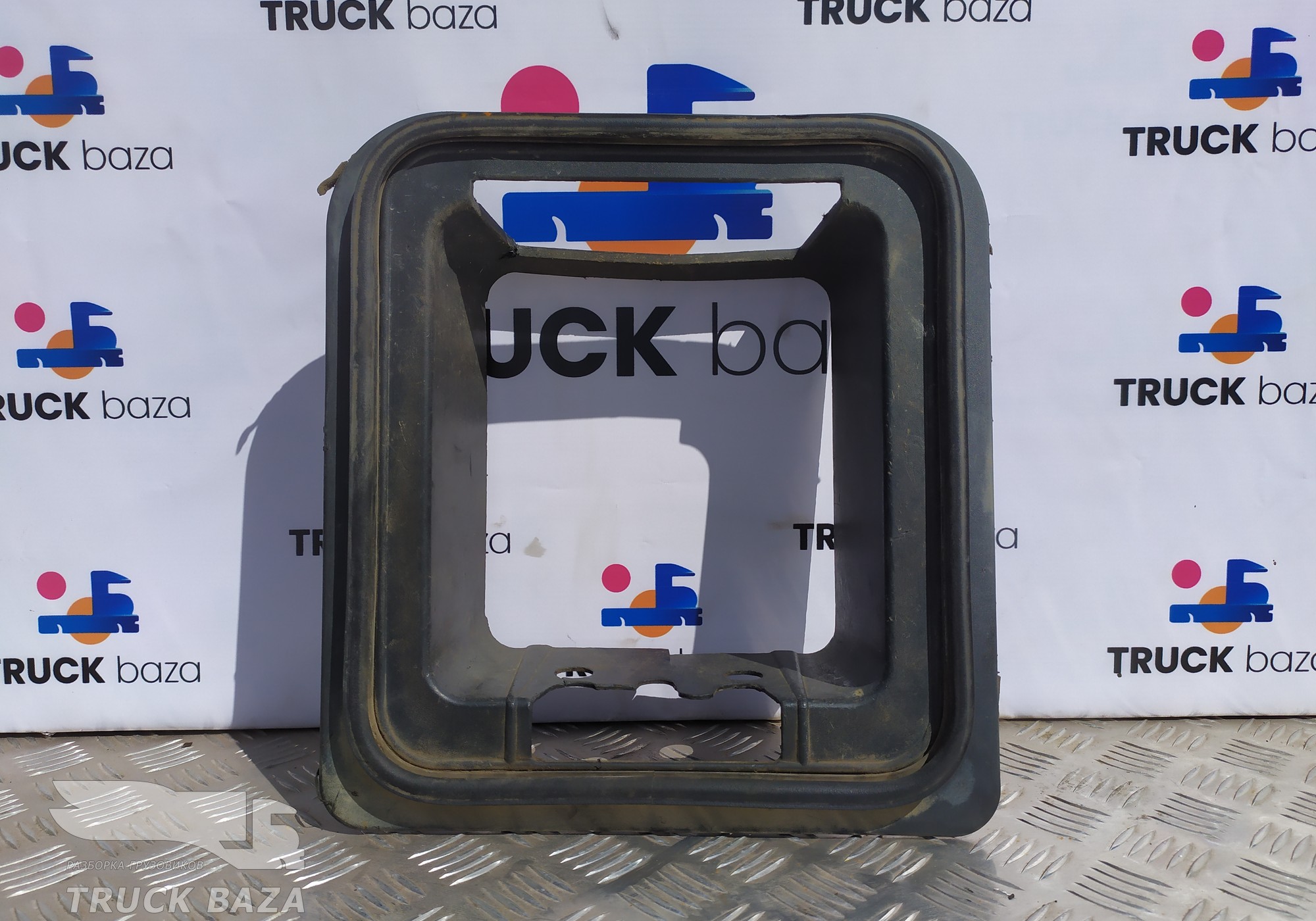 Накладка бардачка для Volvo FM II (с 2002)