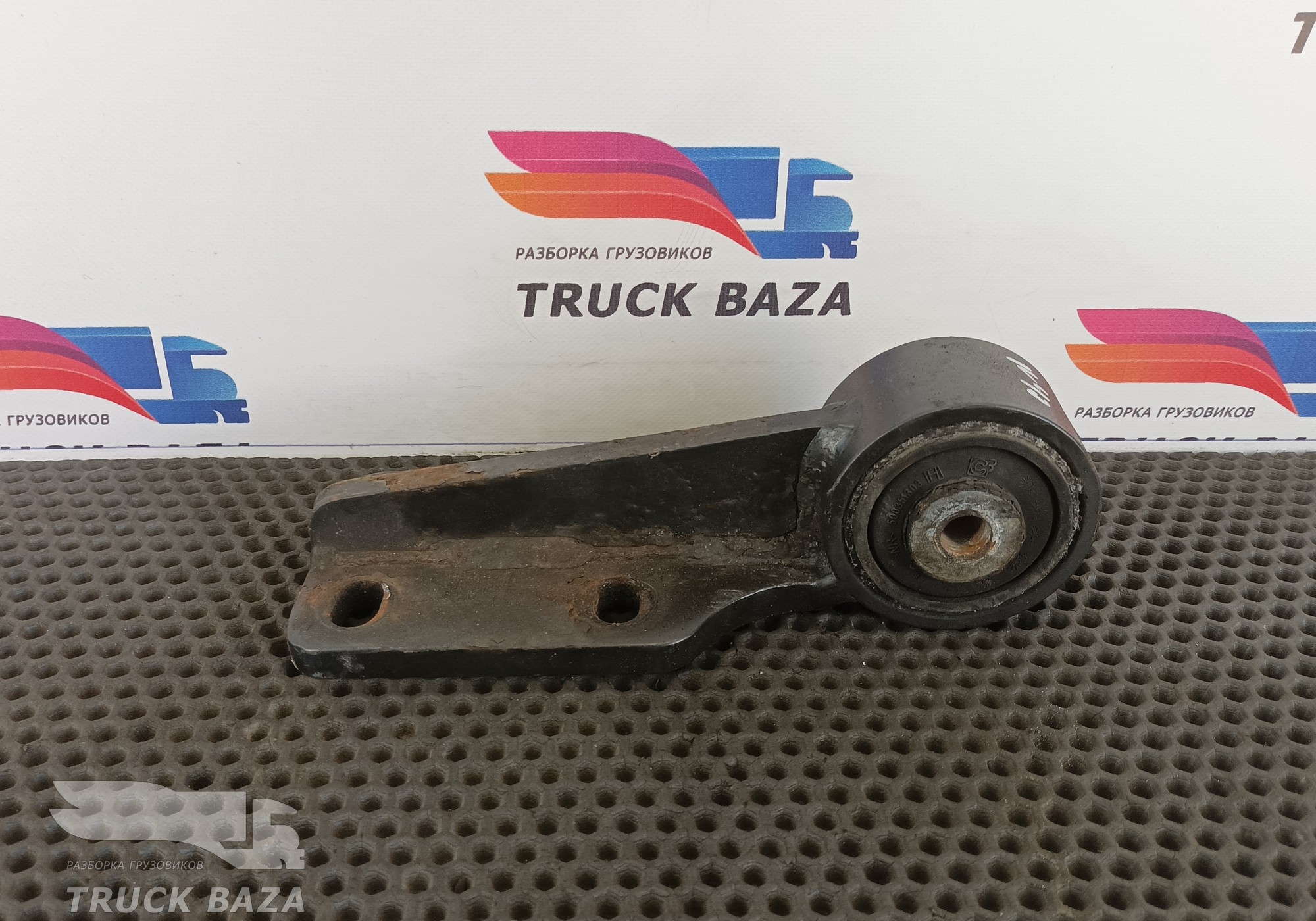 1694973 Кронштейн торсиона кабины левый для Iveco