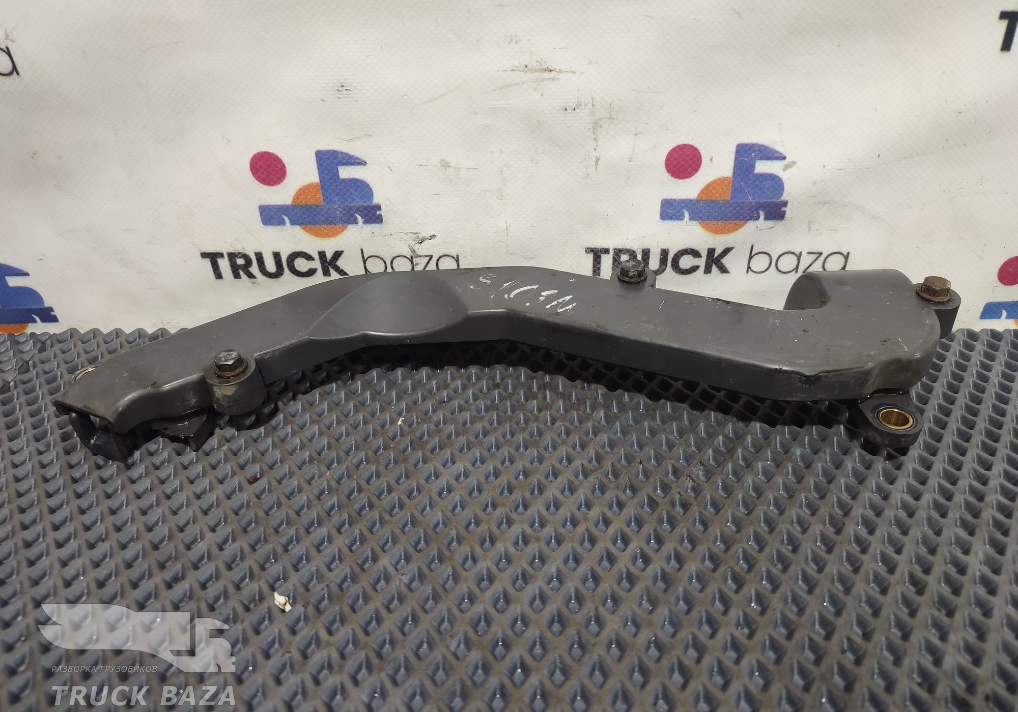 1530936 Накладка проводки двигателя