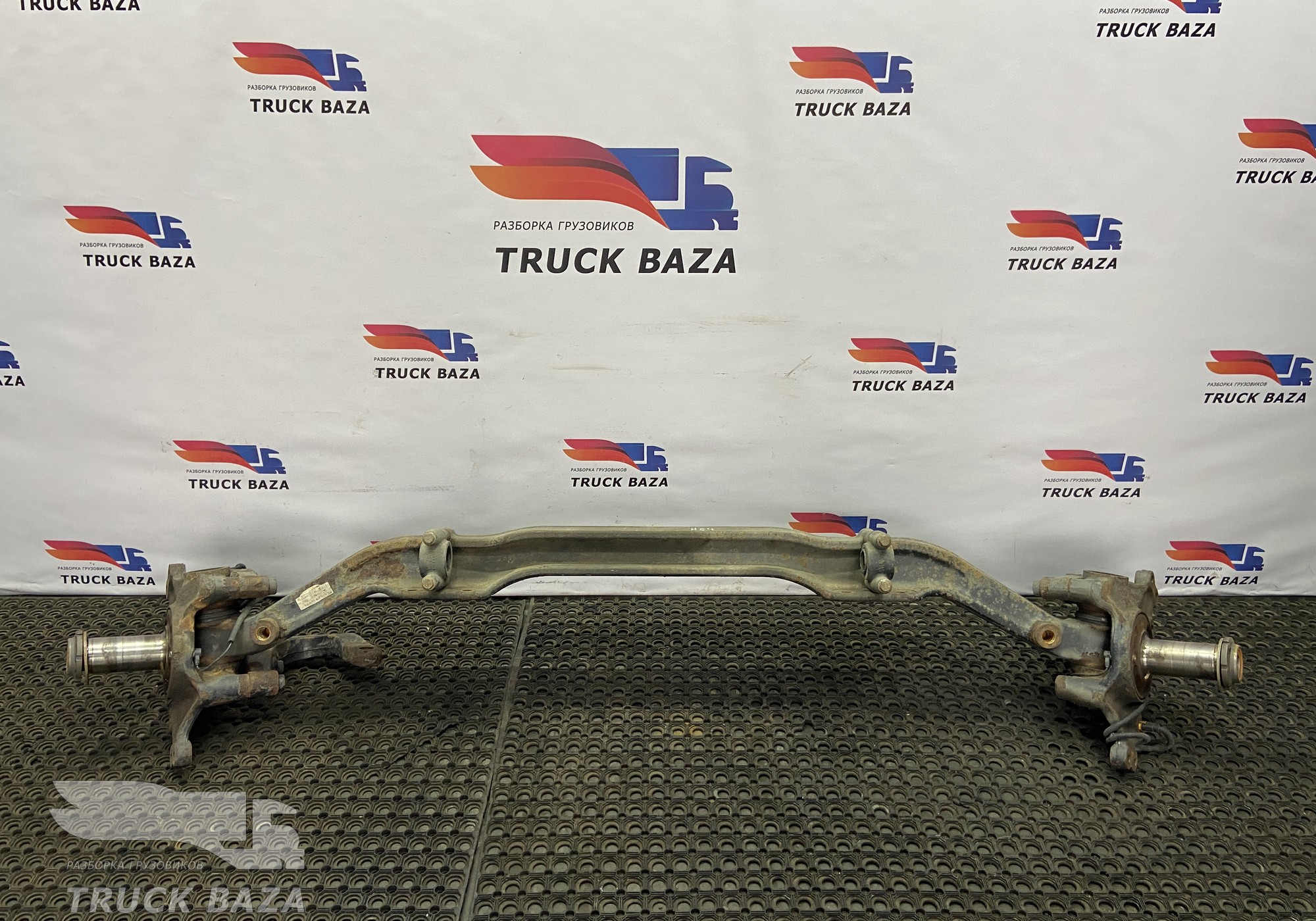 81440017268 Балка передняя в сборе