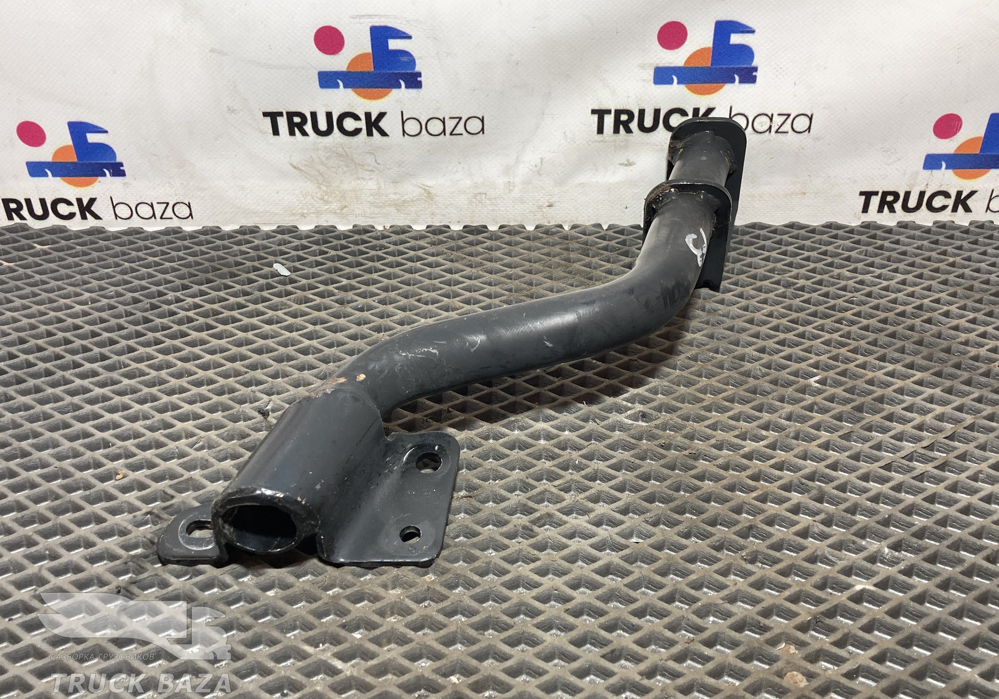 JC4617079 Кронштейн подножки для Ford F-MAX (с 2018)