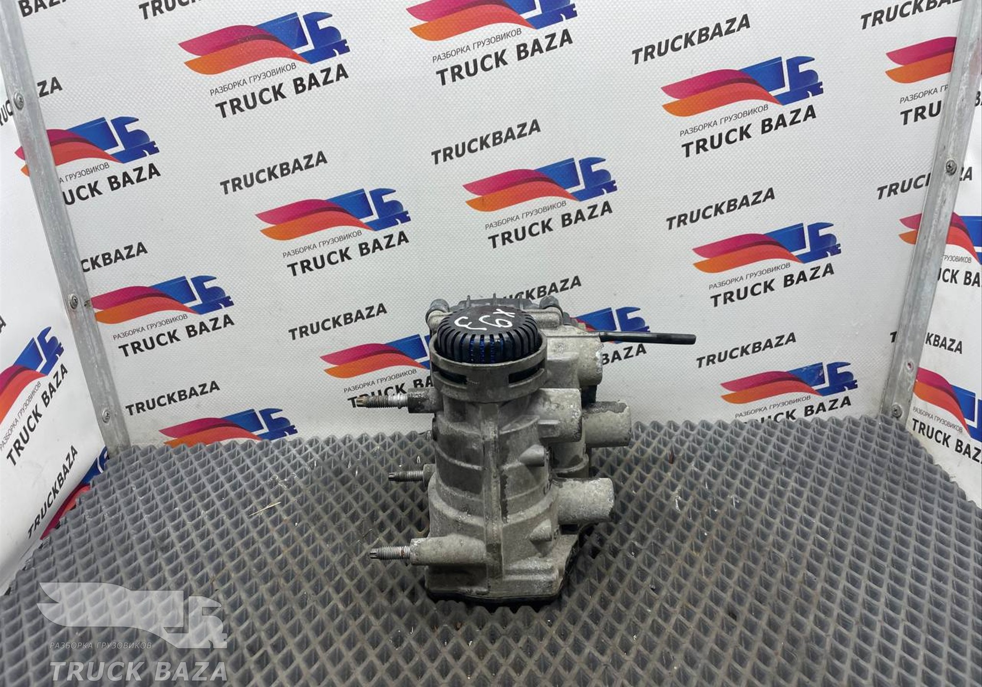 1747137 Кран управления тормозами прицепа для Daf XF106 (с 2012)