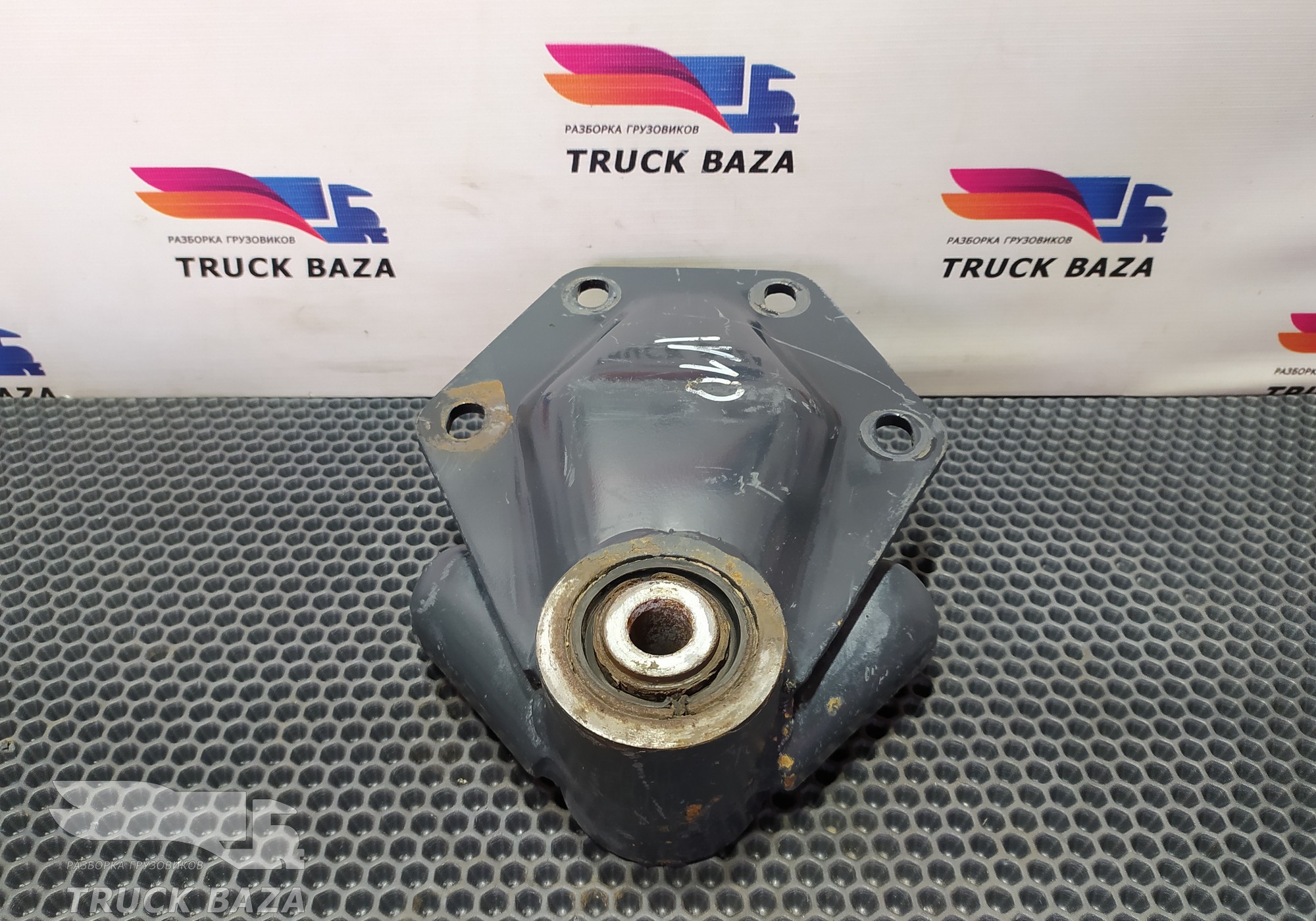 8161651 Кронштейн рессоры передней задний для Iveco Stralis