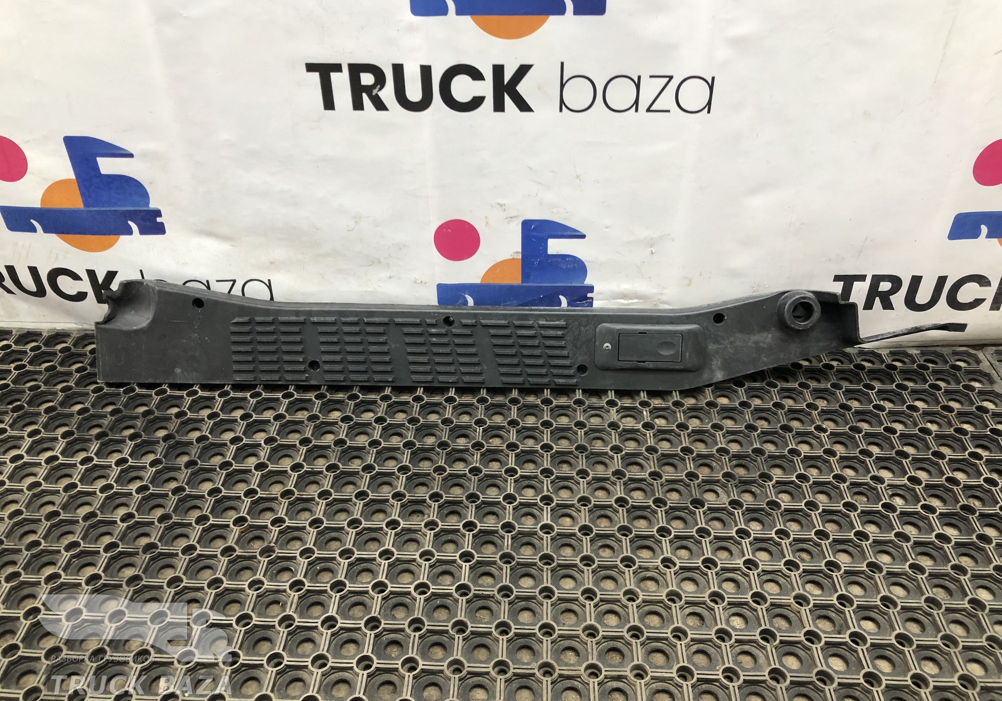 549015102116 Накладка порога правая для КАМАЗ 54901