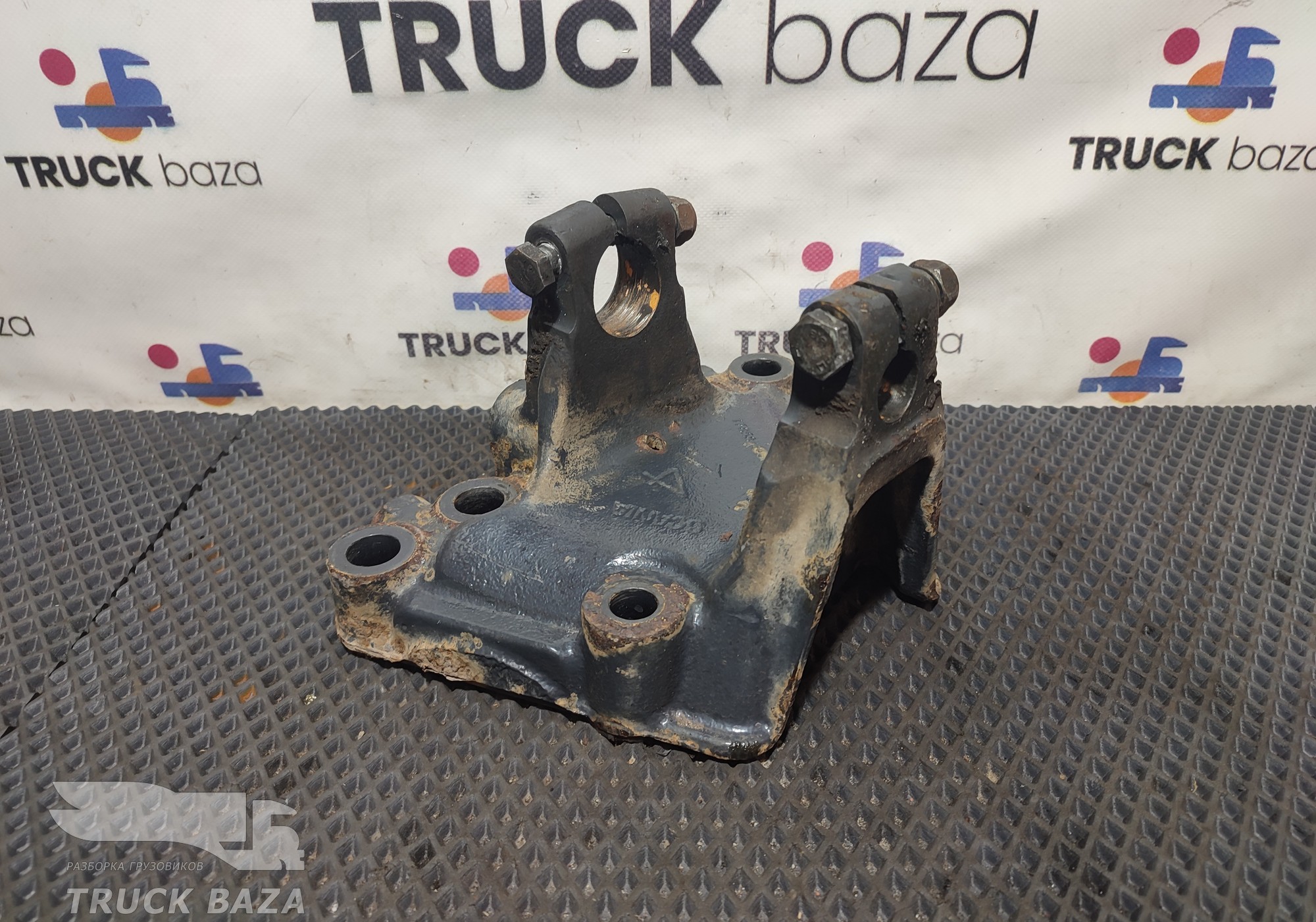 1785814 Кронштейн передней рессоры левый для Scania 5-series