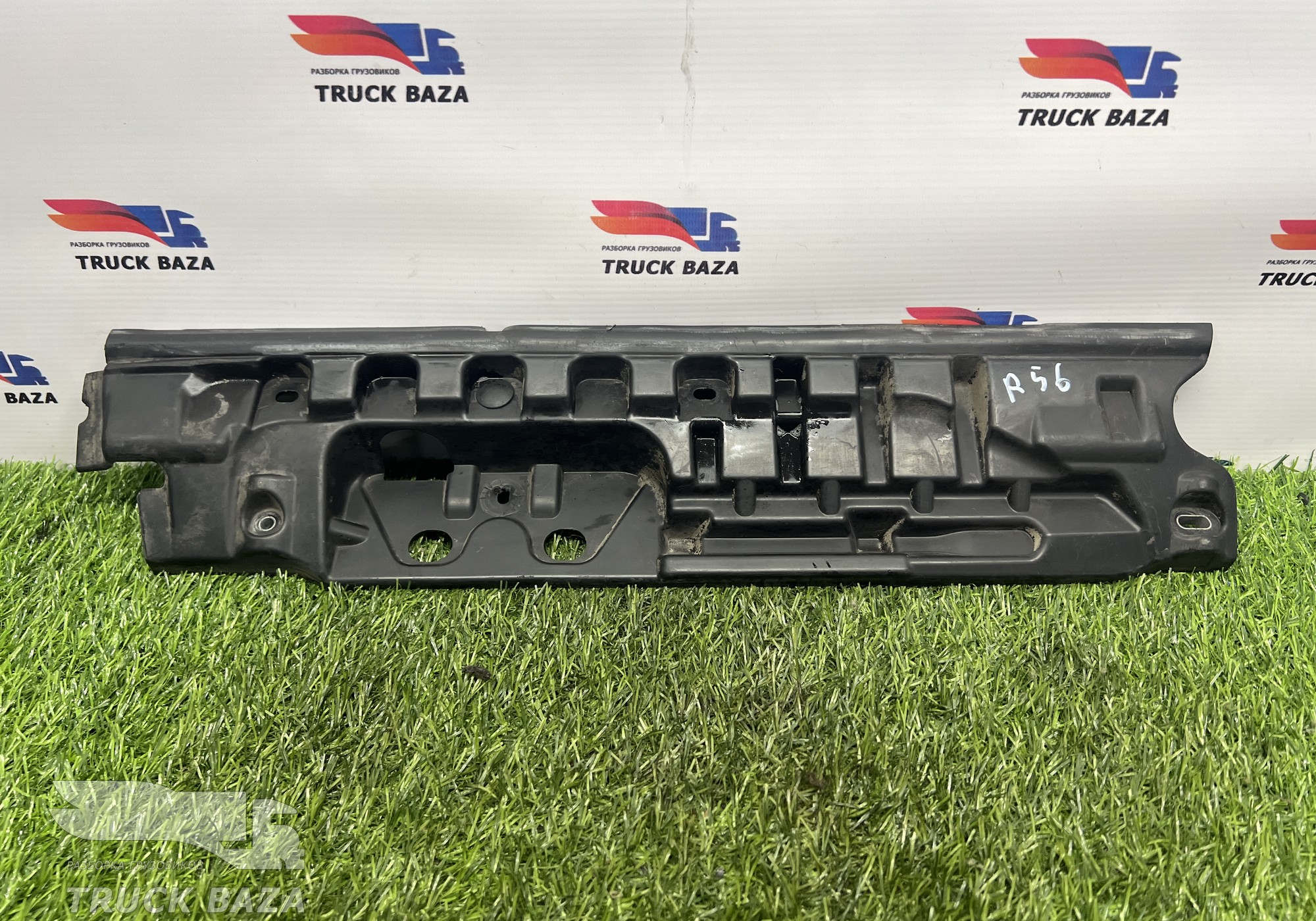 82555259 Уплотнитель капота левый для Renault T (с 2013)