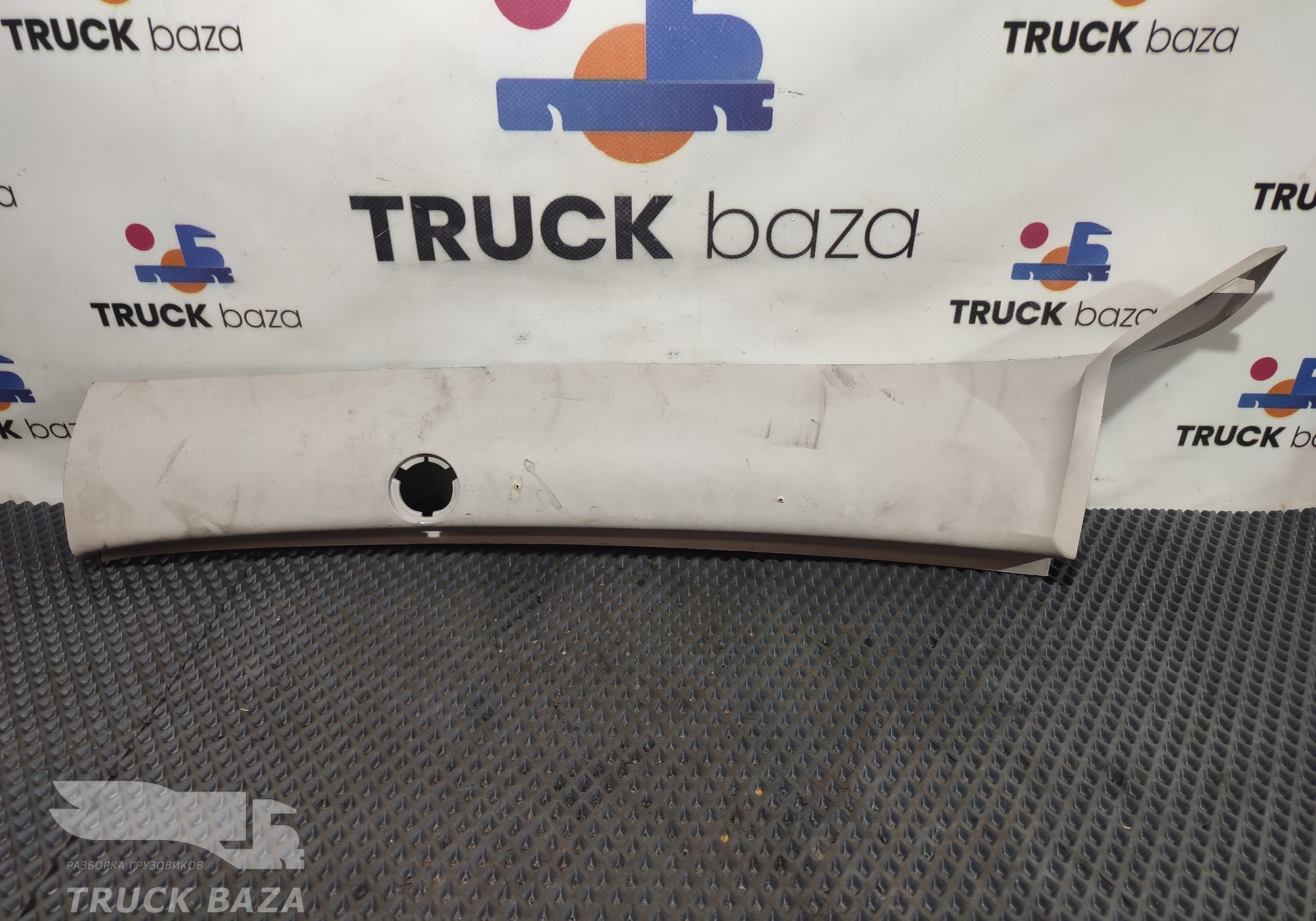 549015302127 Накладка стойки левая для КАМАЗ 54901