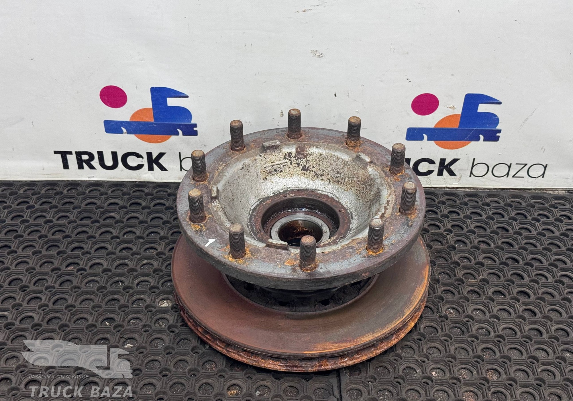 1818004 Ступица передняя