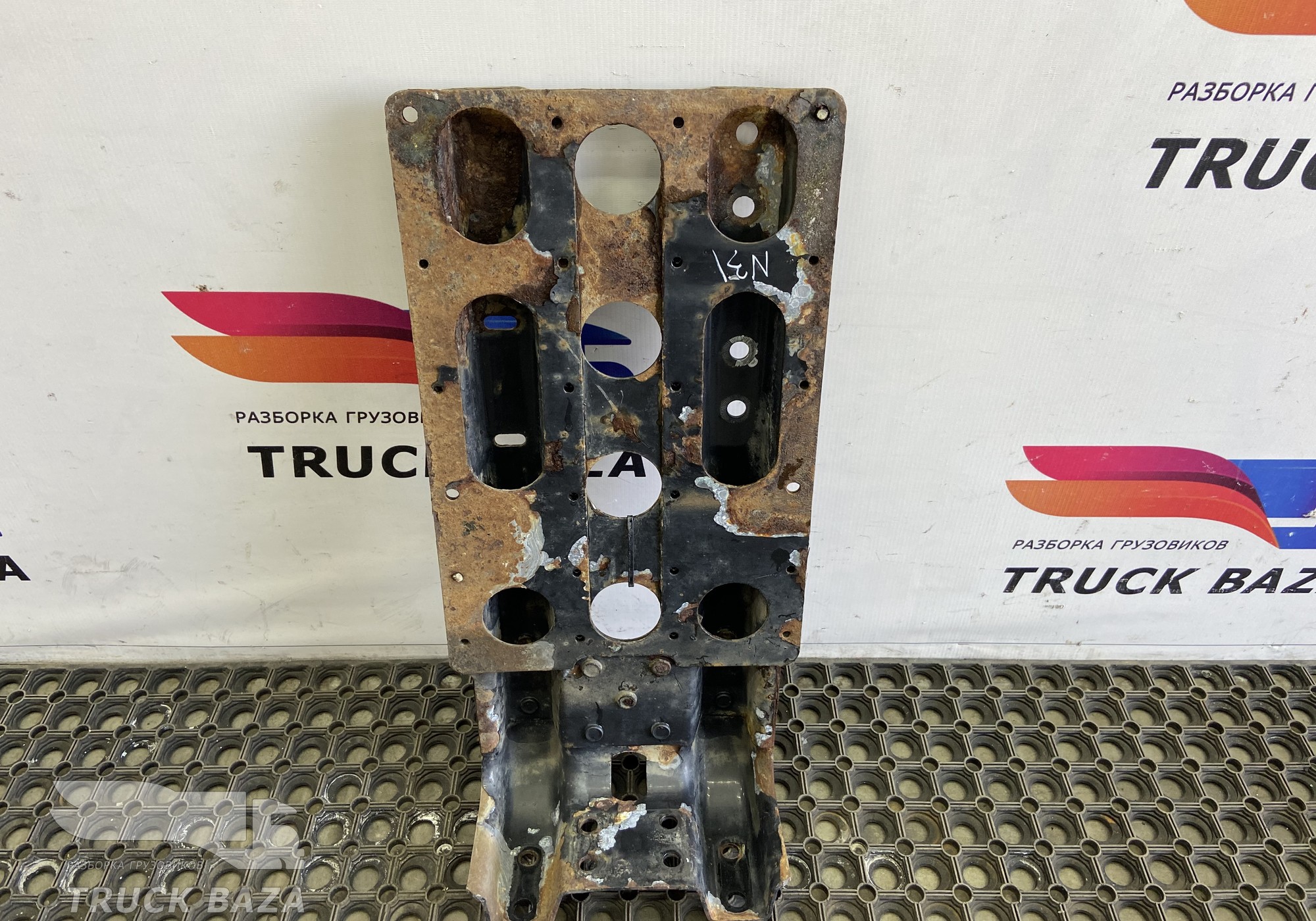 81612435430 Кронштейн крыла переднего для Man F2000 II Evolution / FE (с 1998 по 2001)