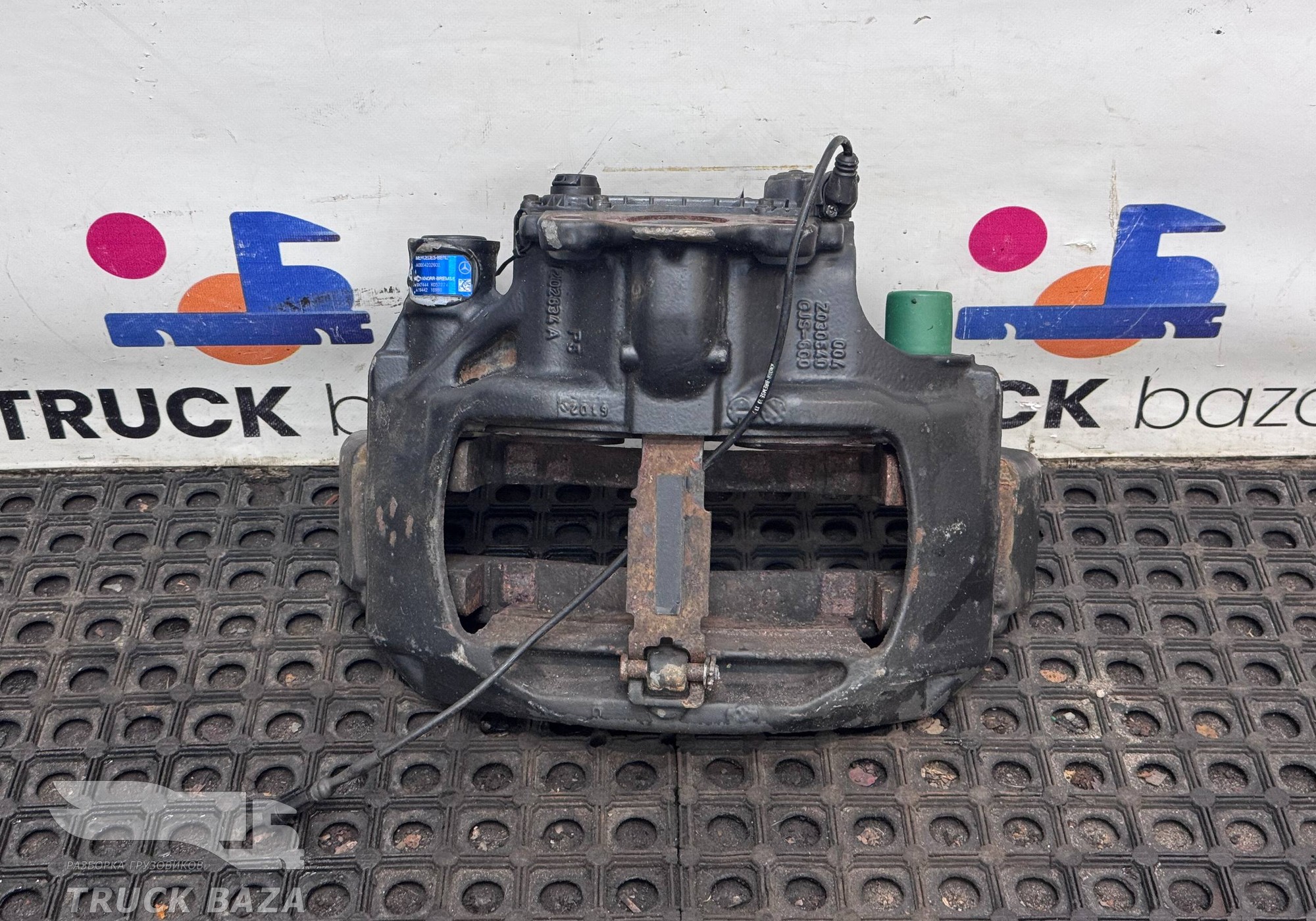 0004202602 Суппорт задний правый