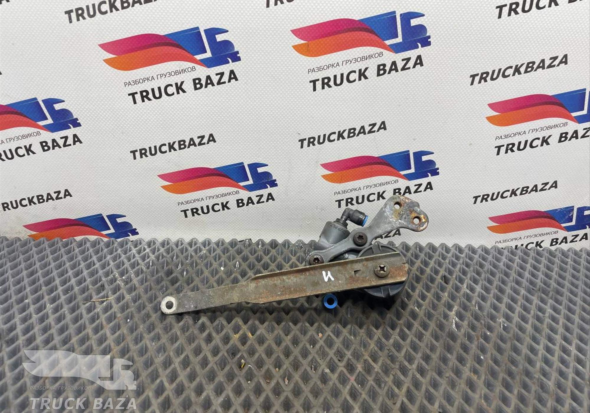 5860450 Кран уровня пола кабины для Daf XF106 (с 2012)