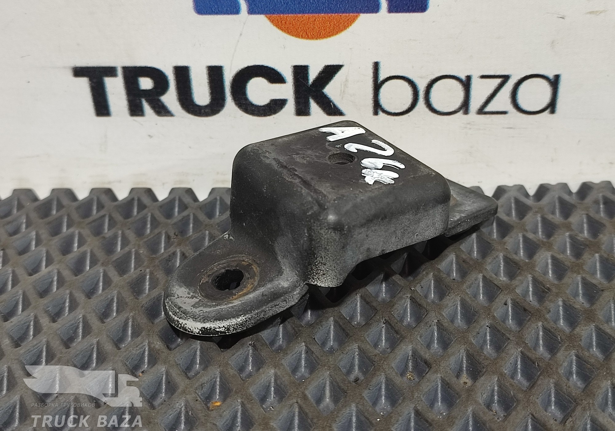 9438110914 Кронштейн солнцезащитного козырька для Mercedes-Benz Actros MP2 (с 2002 по 2008)