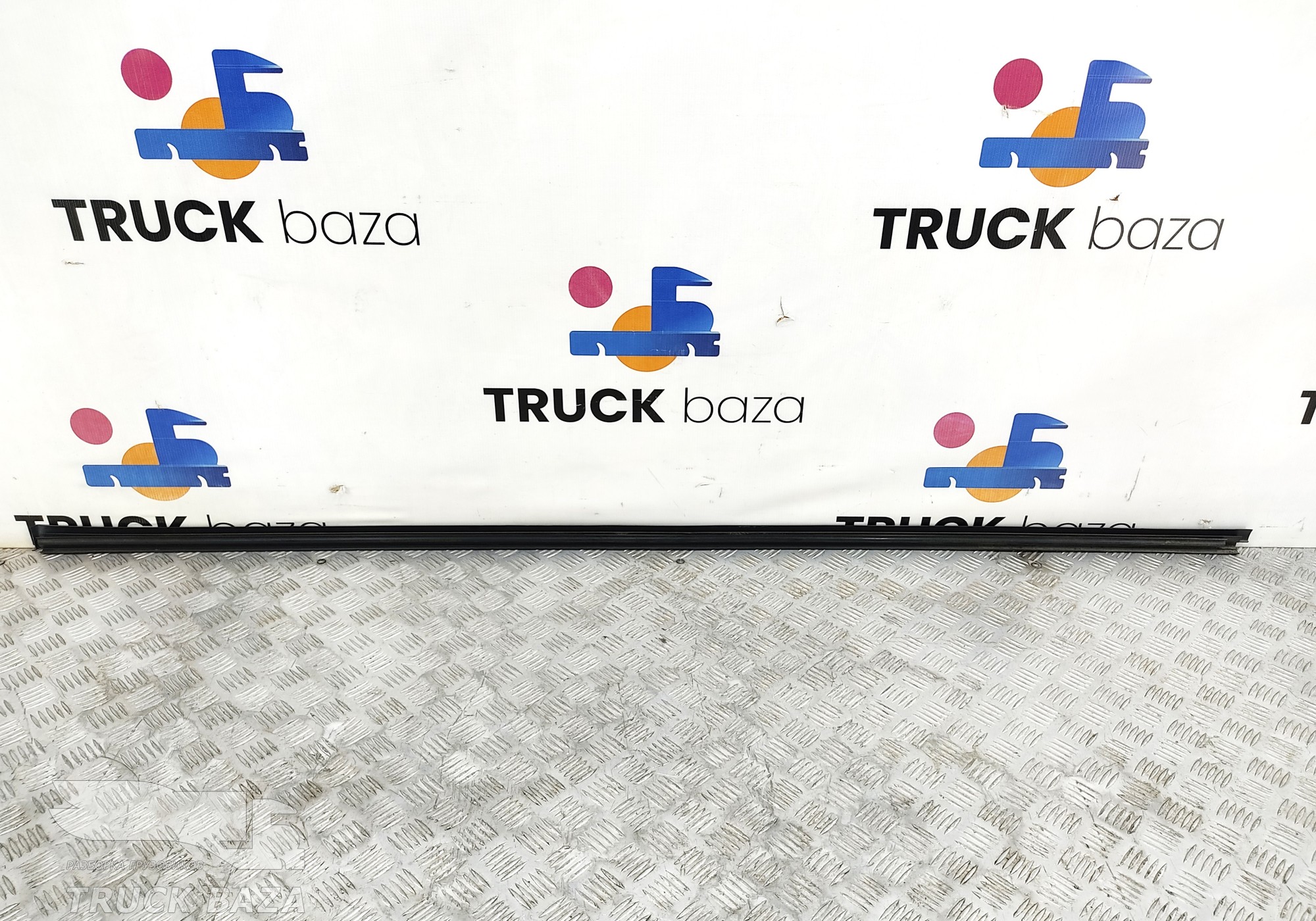 81629100287 Молдинг крыши левый для Man TGX I (с 2007)