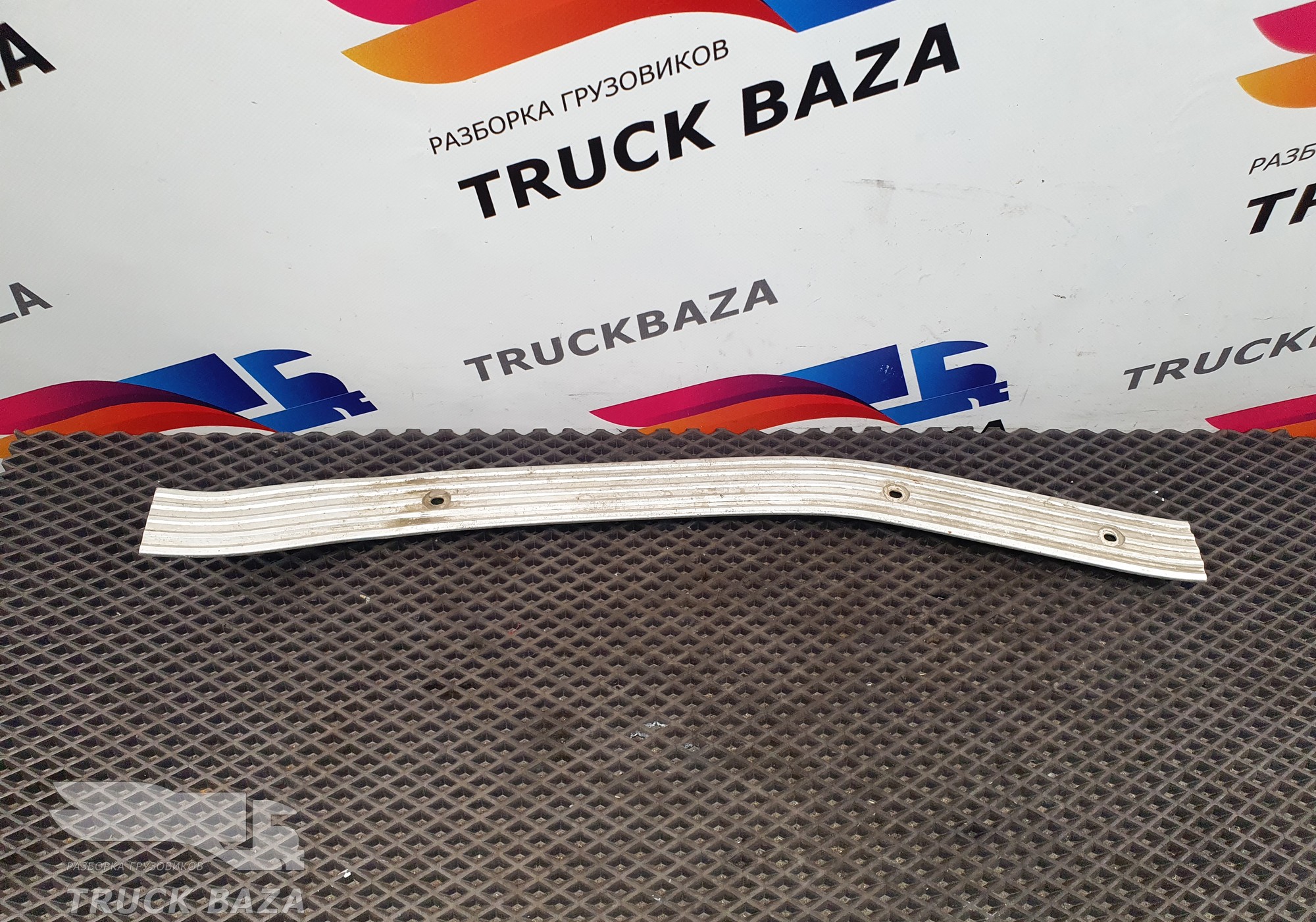 1476080 Накладка порога левая для Scania 4-series