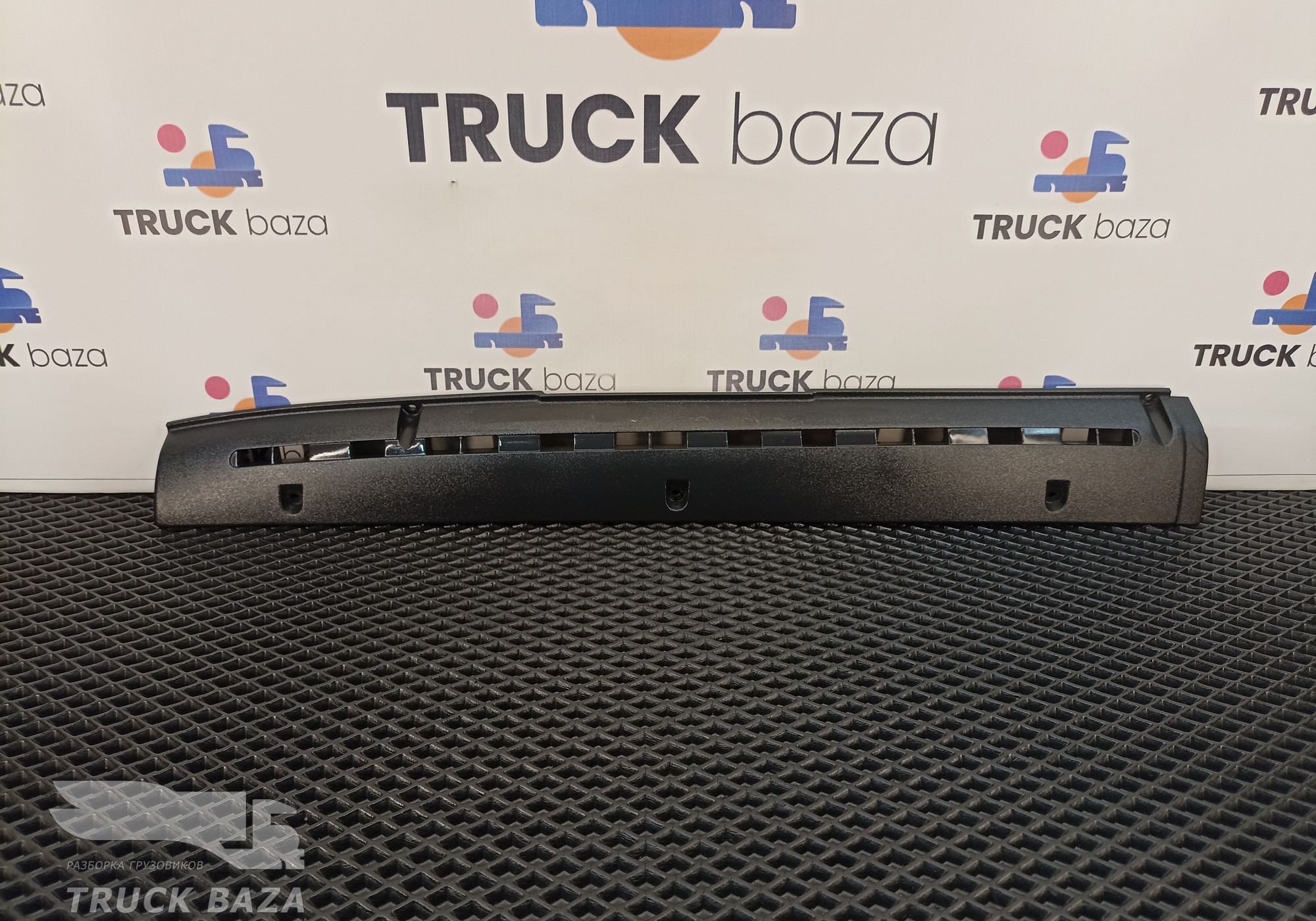 1297409 Накладка торпедо левая для Daf