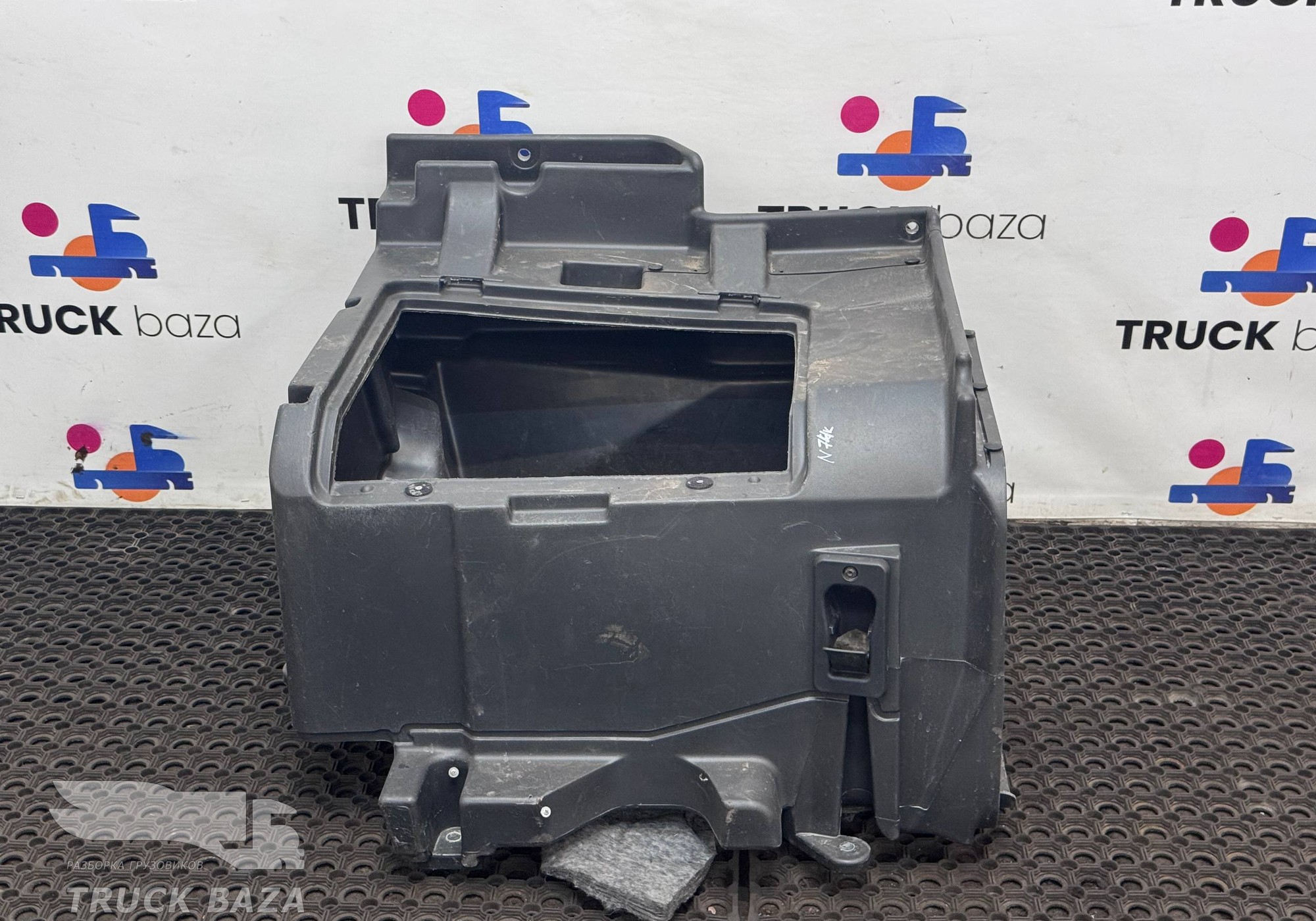 81669126201 Ящик инструментальный левый для Man