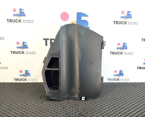 81617016353 Накладка на торпедо правая для Man