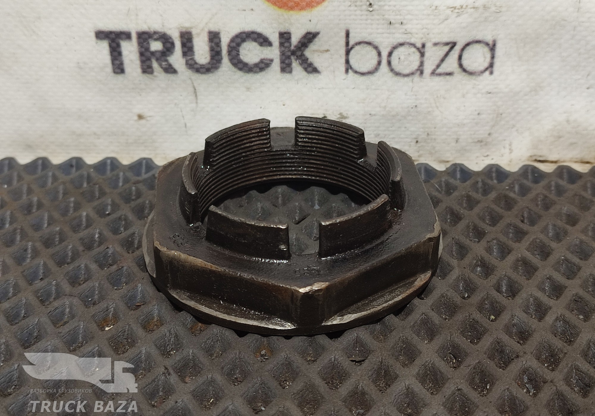 1396606 Гайка ступицы передней