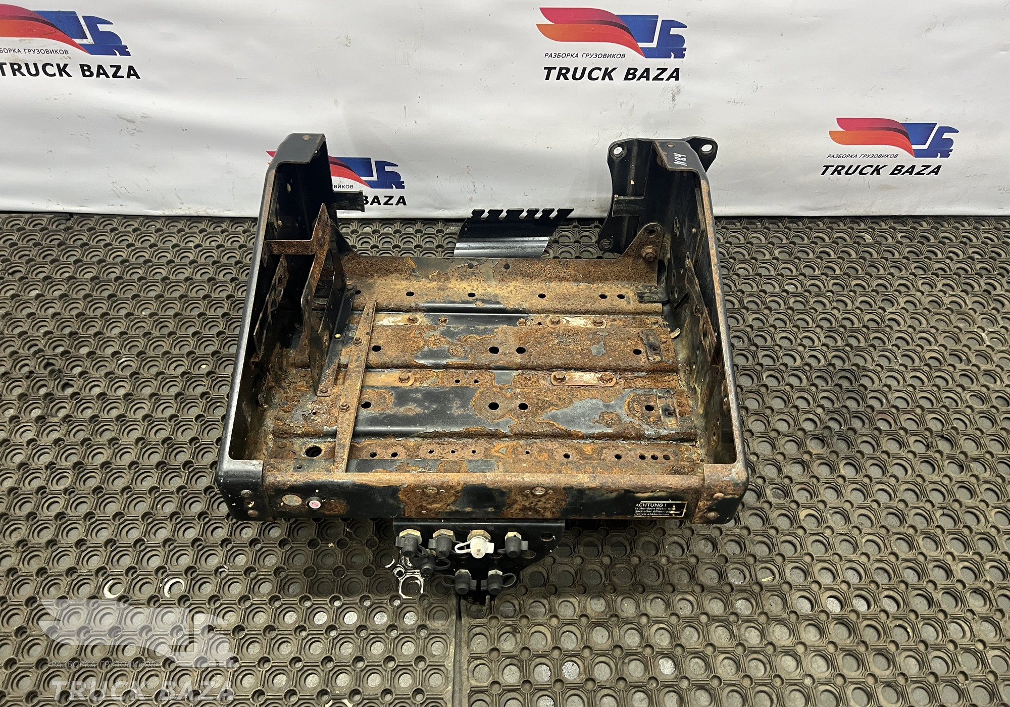 81418605392 Ящик АКБ для Man TGM II (с 2008)