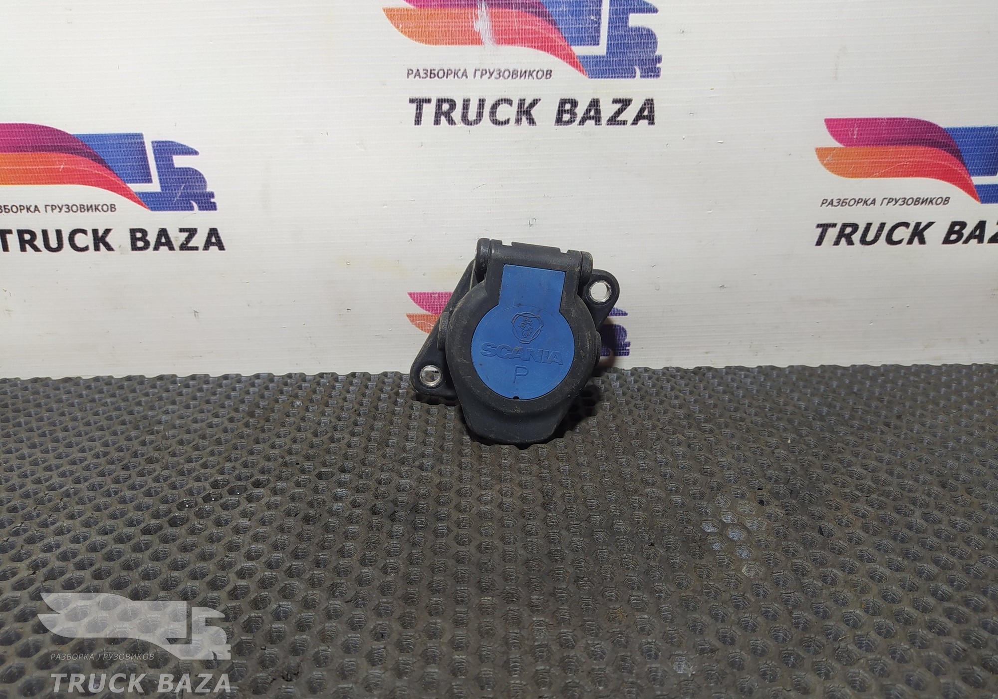 81254326042 Корпус розетки для Iveco EuroStar