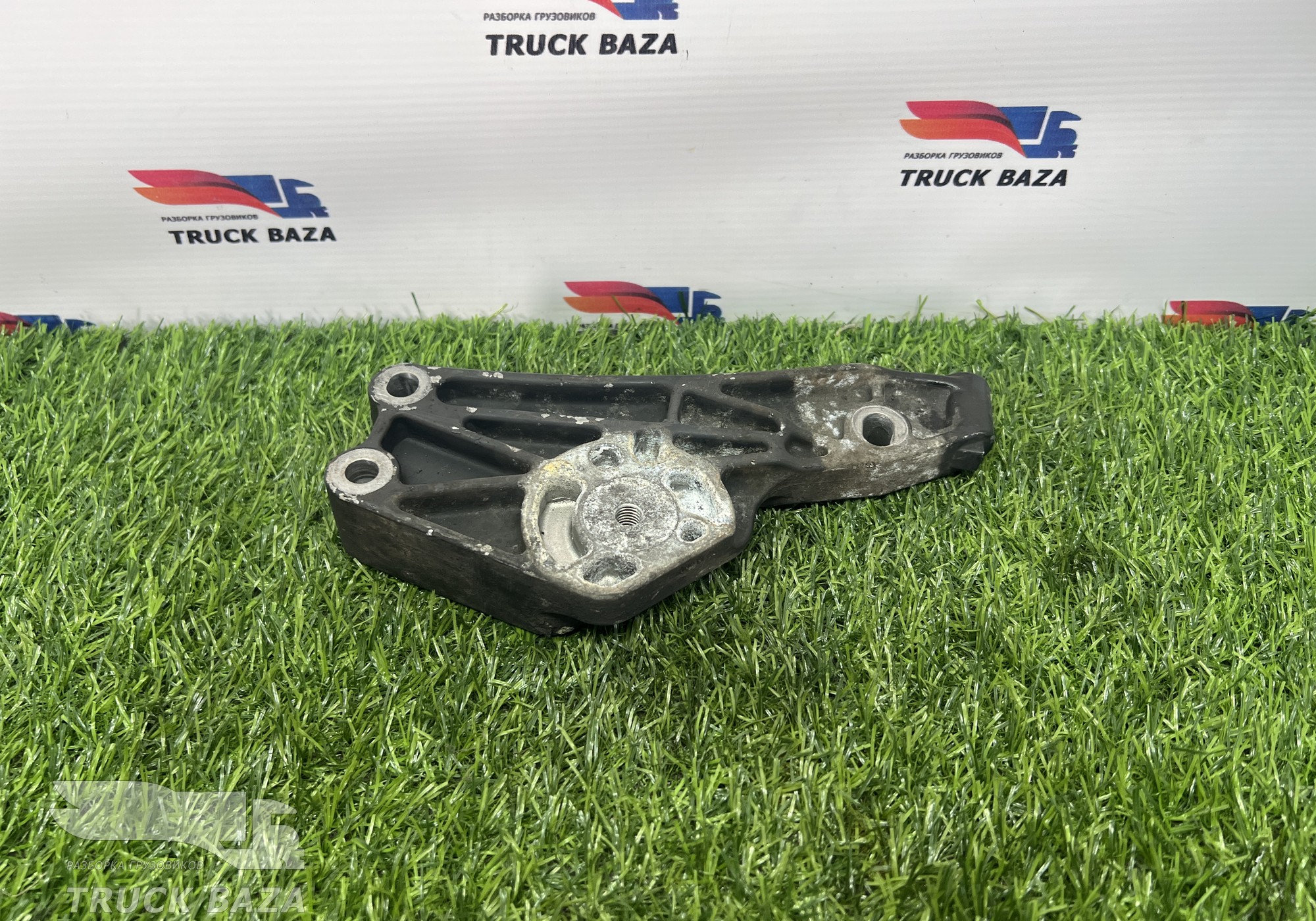 21554547 Кронштейн ролика-натяжителя для Renault