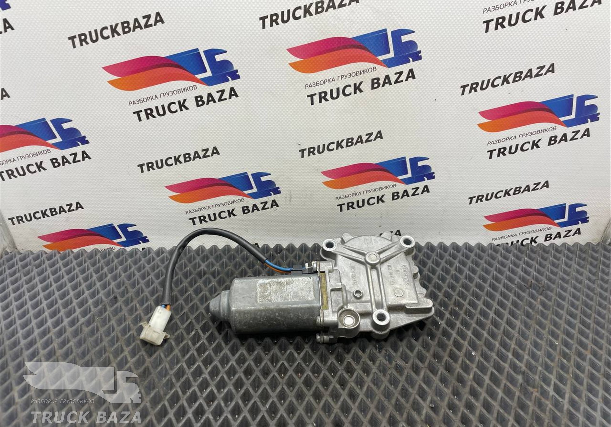 0536005501 Моторчик стеклоподъемника левый для Renault Premium II (с 2005 по 2013)