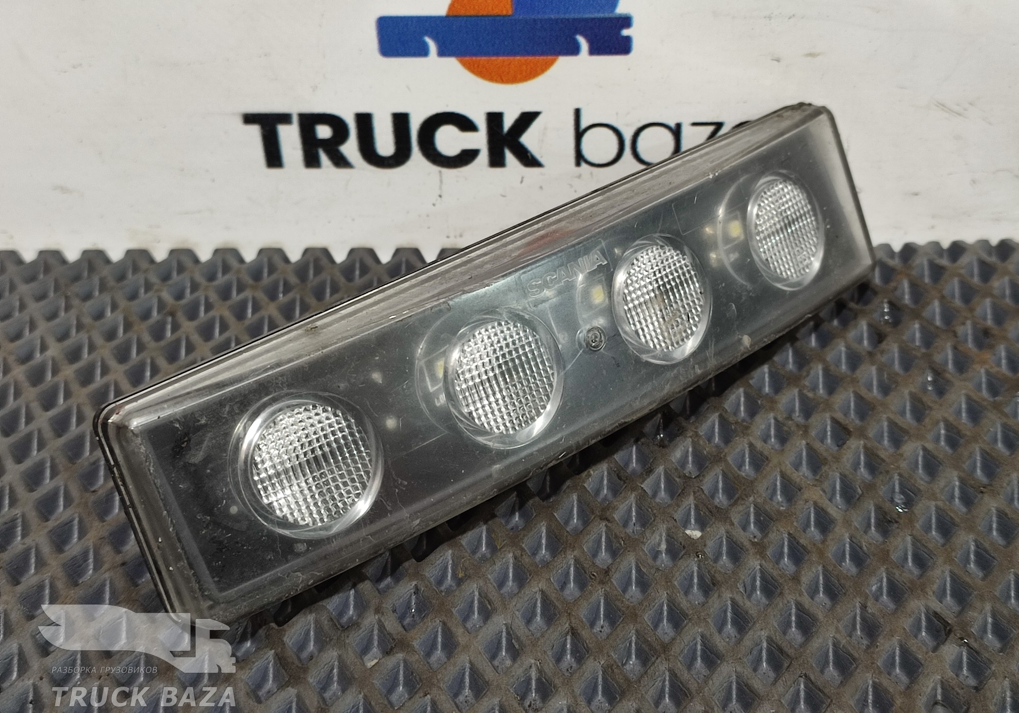 2035104 Габарит в козырек