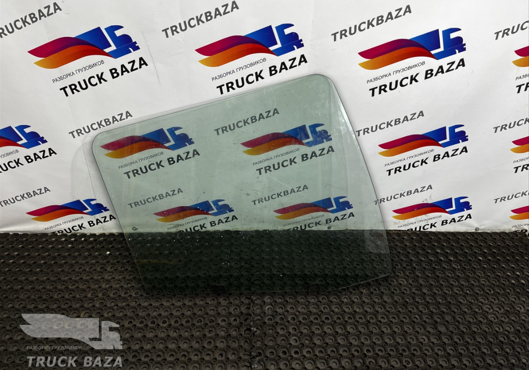 81626450040 Стекло двери правое для Man TGL