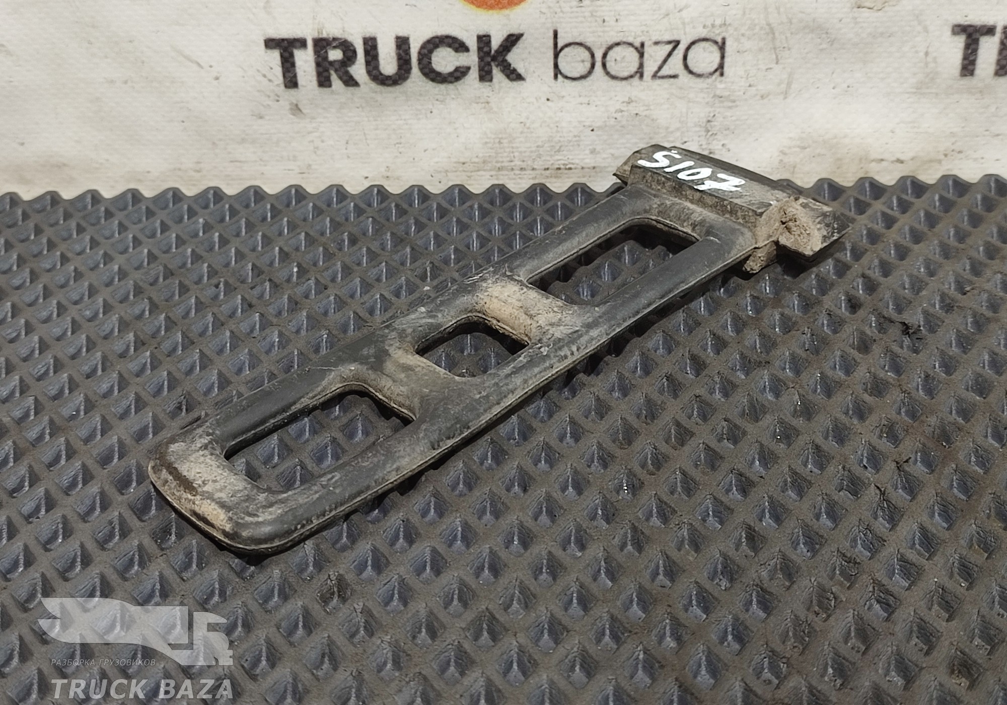 1383858 Крепление крыла заднего для Scania 5-series G (с 2004 по 2016)