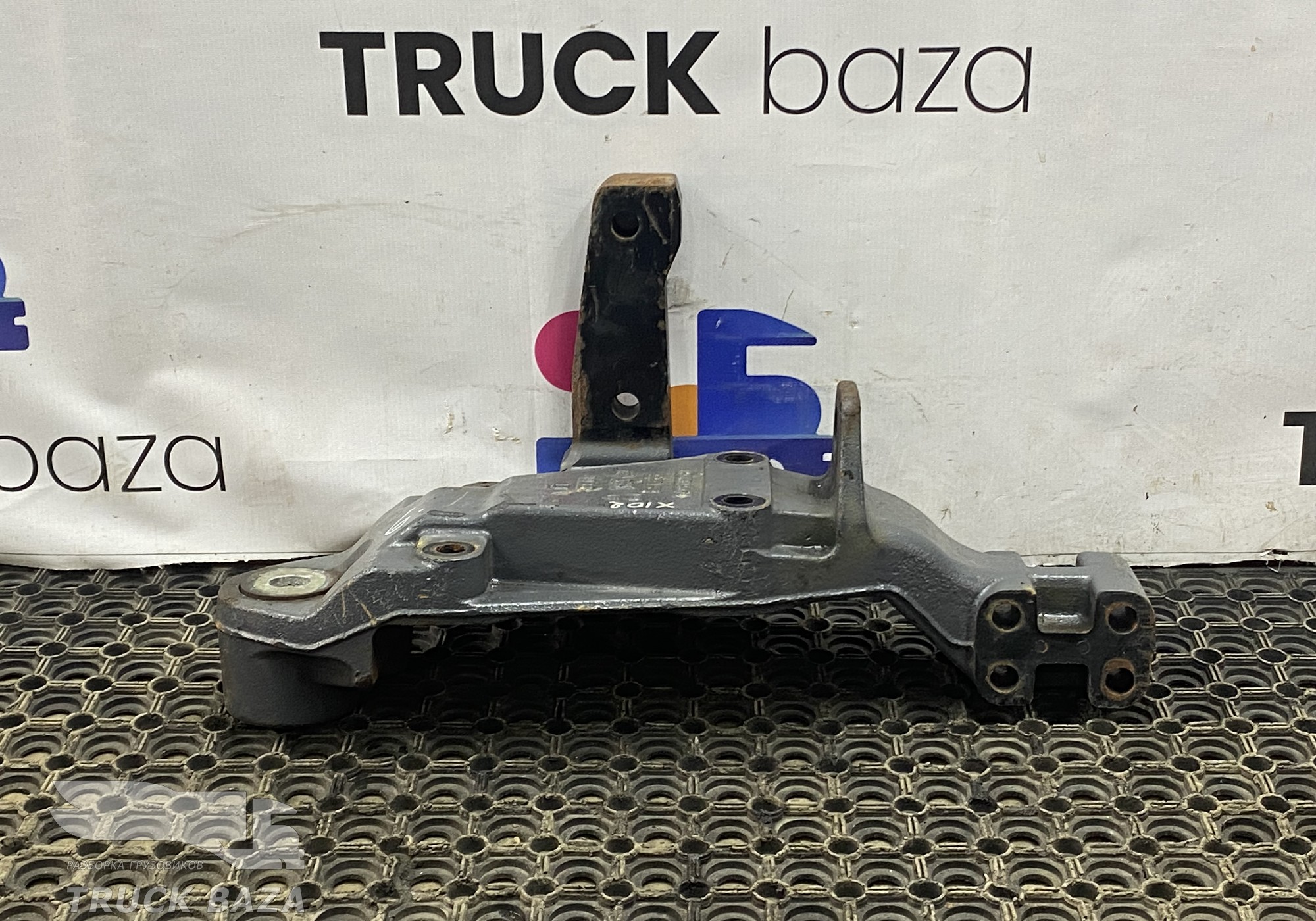 1643160 Кронштейн рессоры передний левый для Daf XF105 (с 2005)