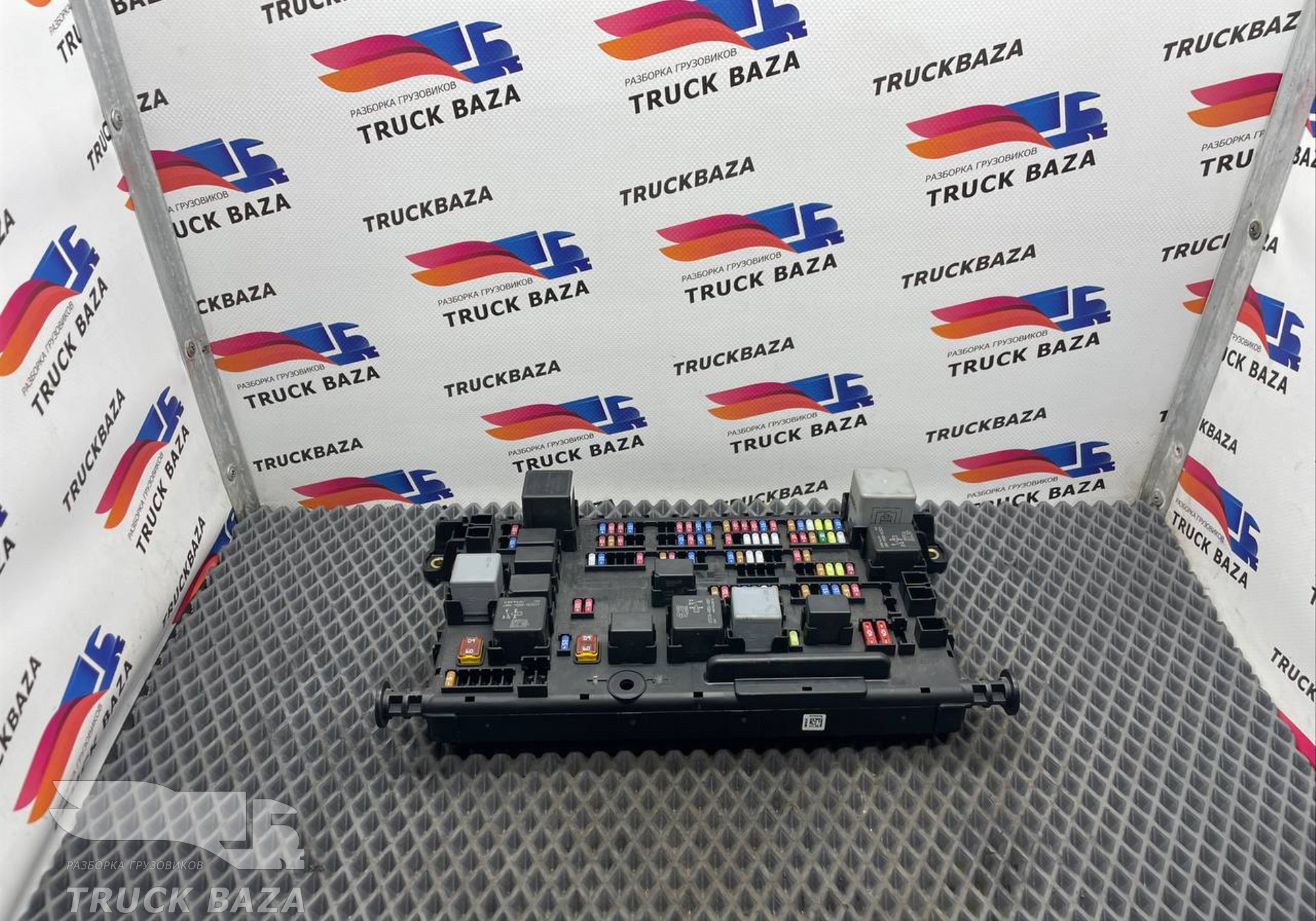 2150895 Блок предохранителей для Daf XF106 (с 2012)