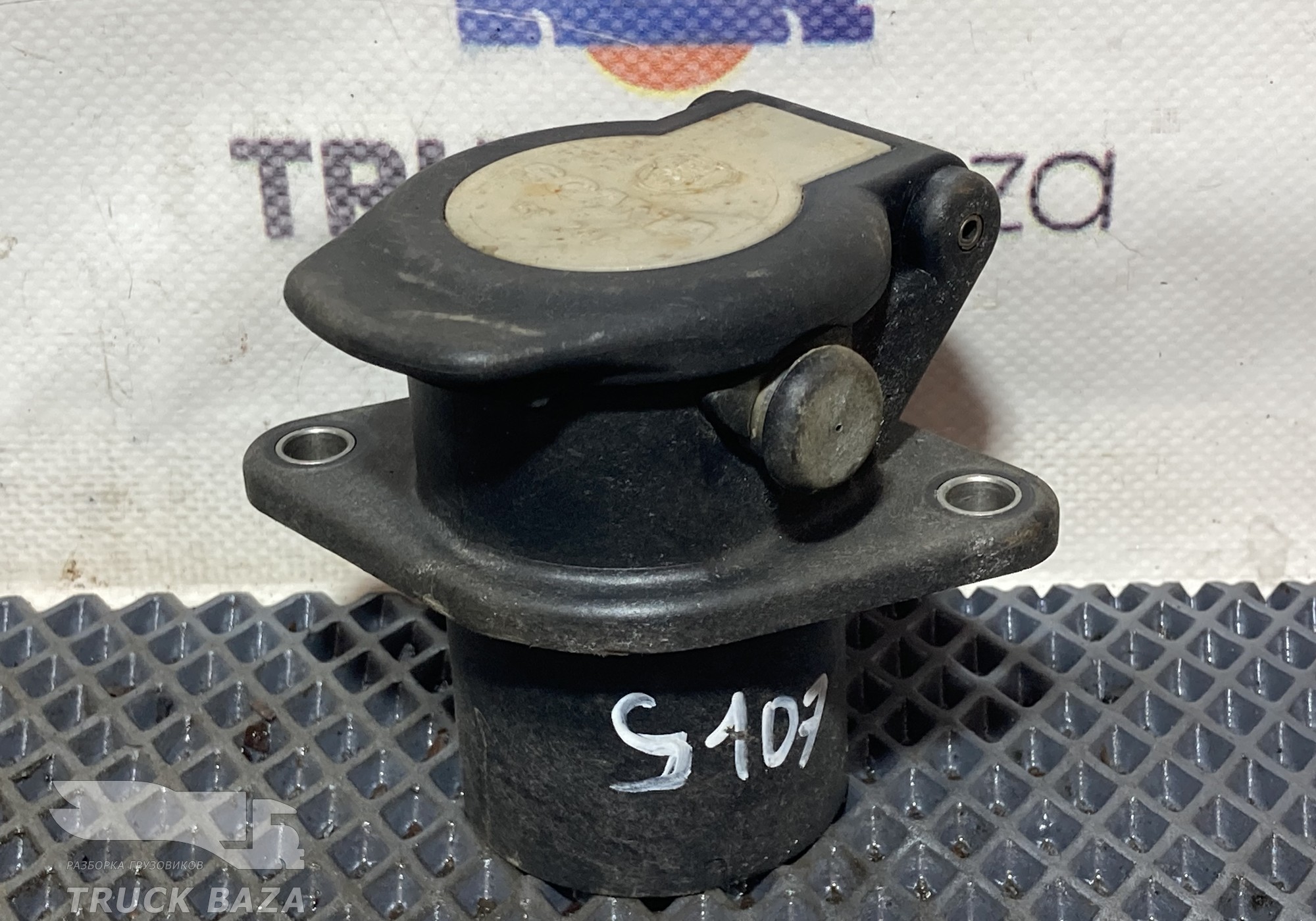 1928539 Корпус розетки