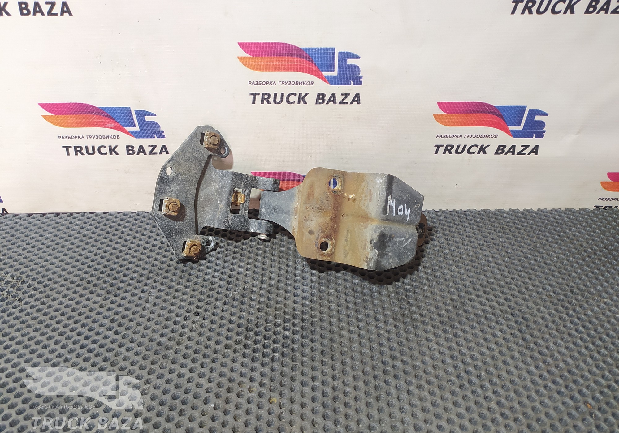81611456001 Петля капота для Man TGM