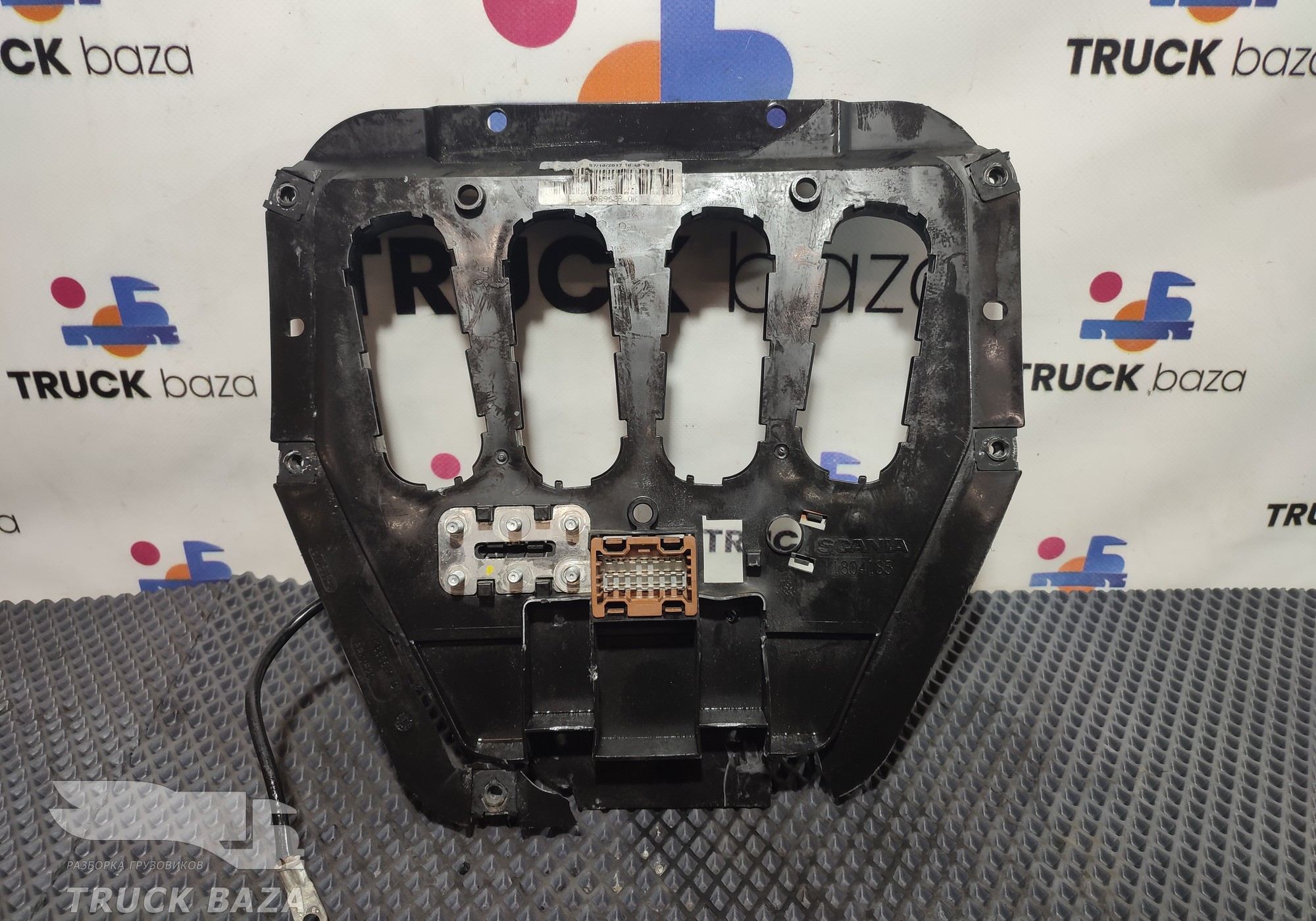 1804185 Кронштейн проводки