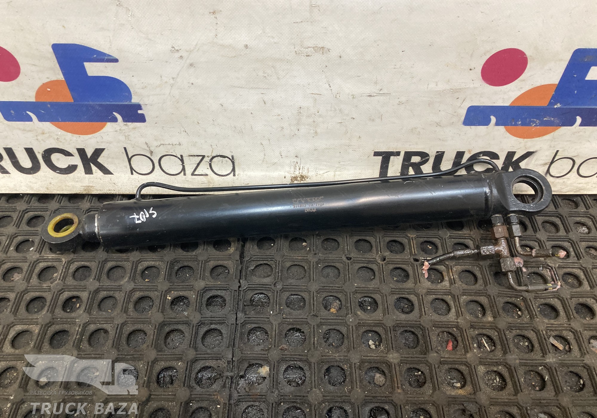 1938630 Цилиндр подъема кабины