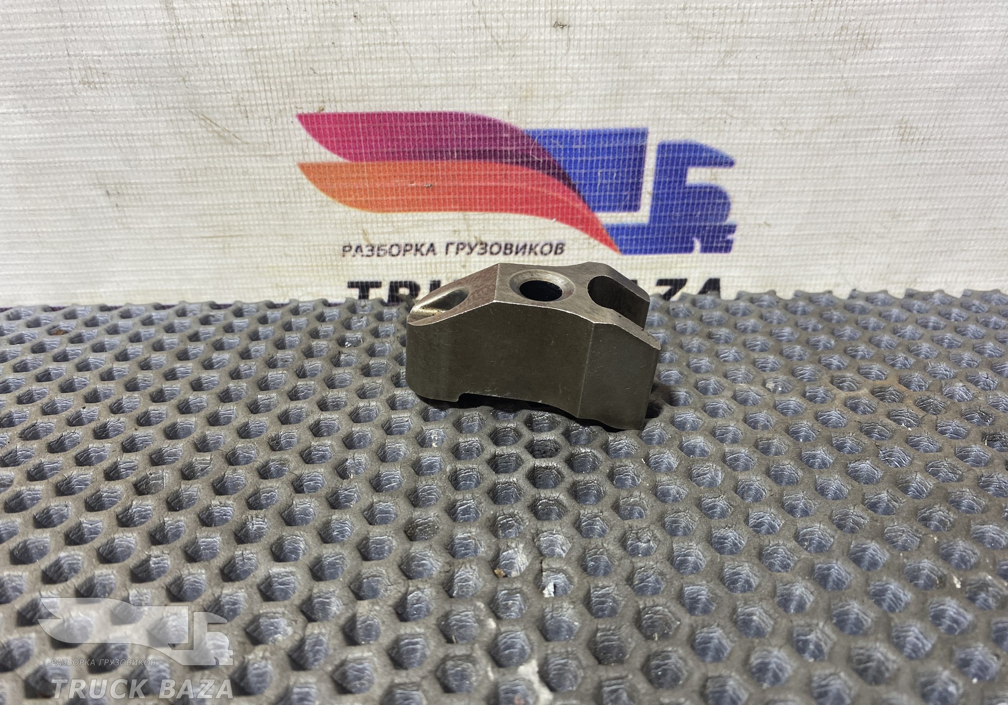 51101040036 Кронштейн форсунки топливной для Man F2000 II Evolution / FE (с 1998 по 2001)