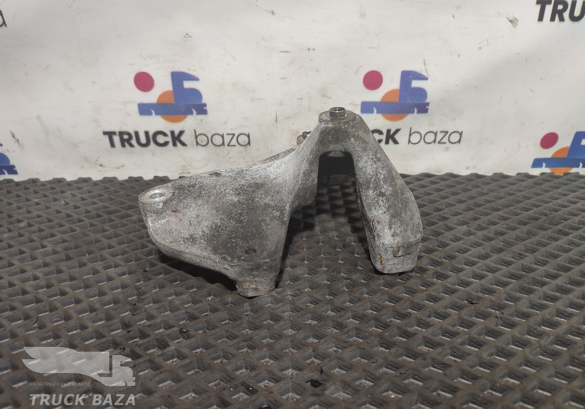 GC468C672BB Кронштейн компрессора кондиционера для Ford F-MAX (с 2018)